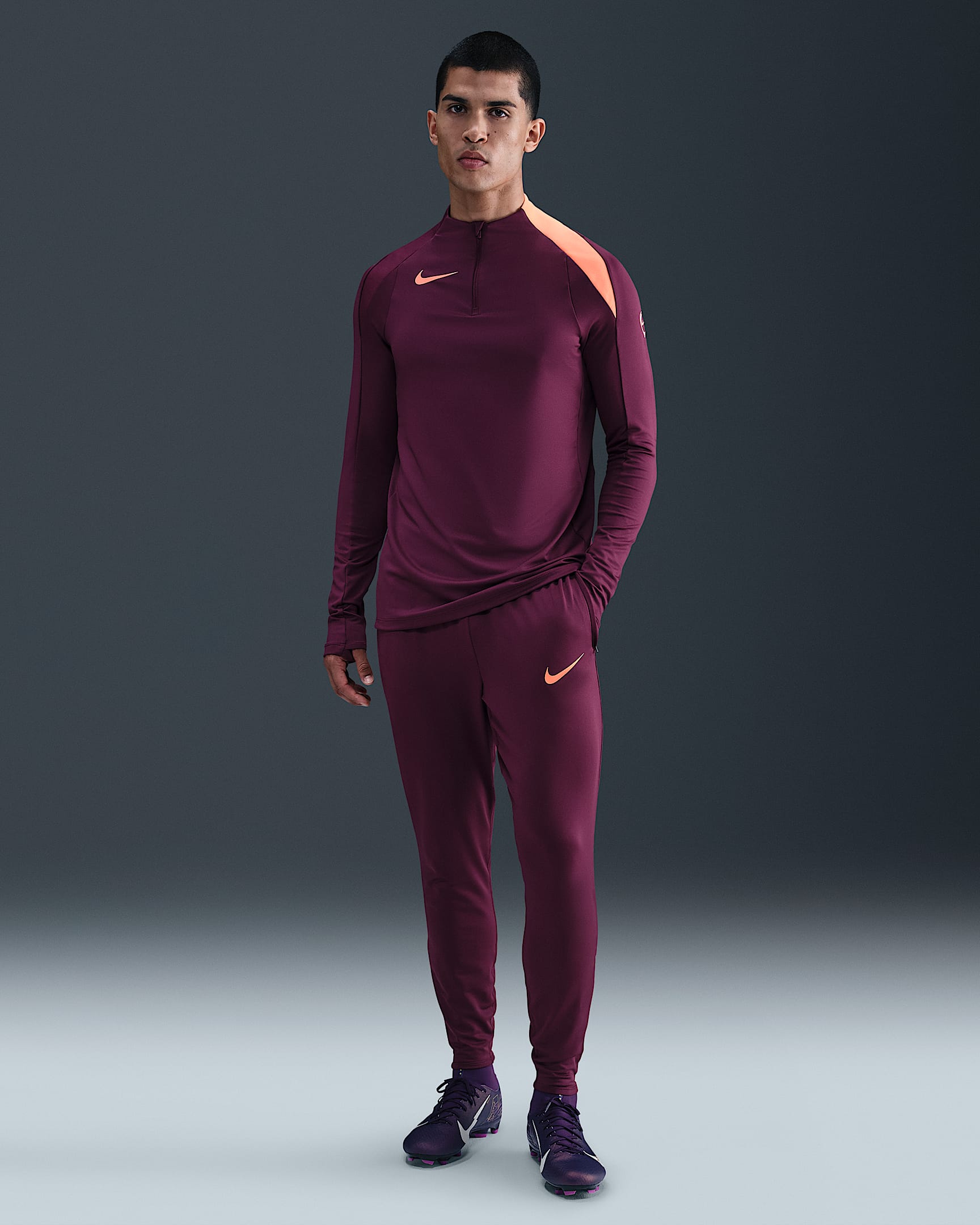 Nike Strike Dri-FIT 男子速干足球长裤 - 波尔多酒红色/波尔多酒红色/脉冲橙/脉冲橙