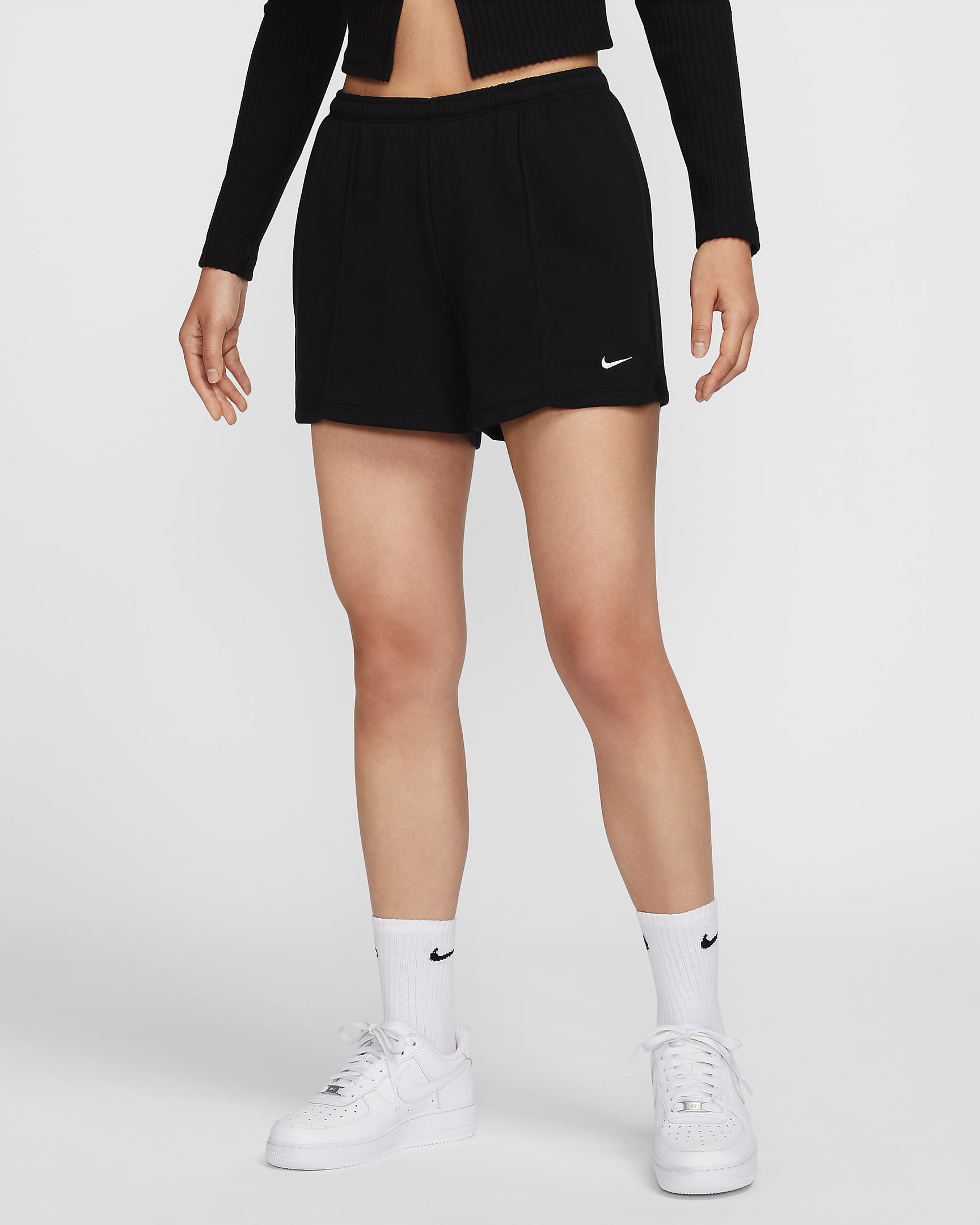 Nike Sportswear Chill Terry 女子中腰法式毛圈短裤 - 黑/帆白