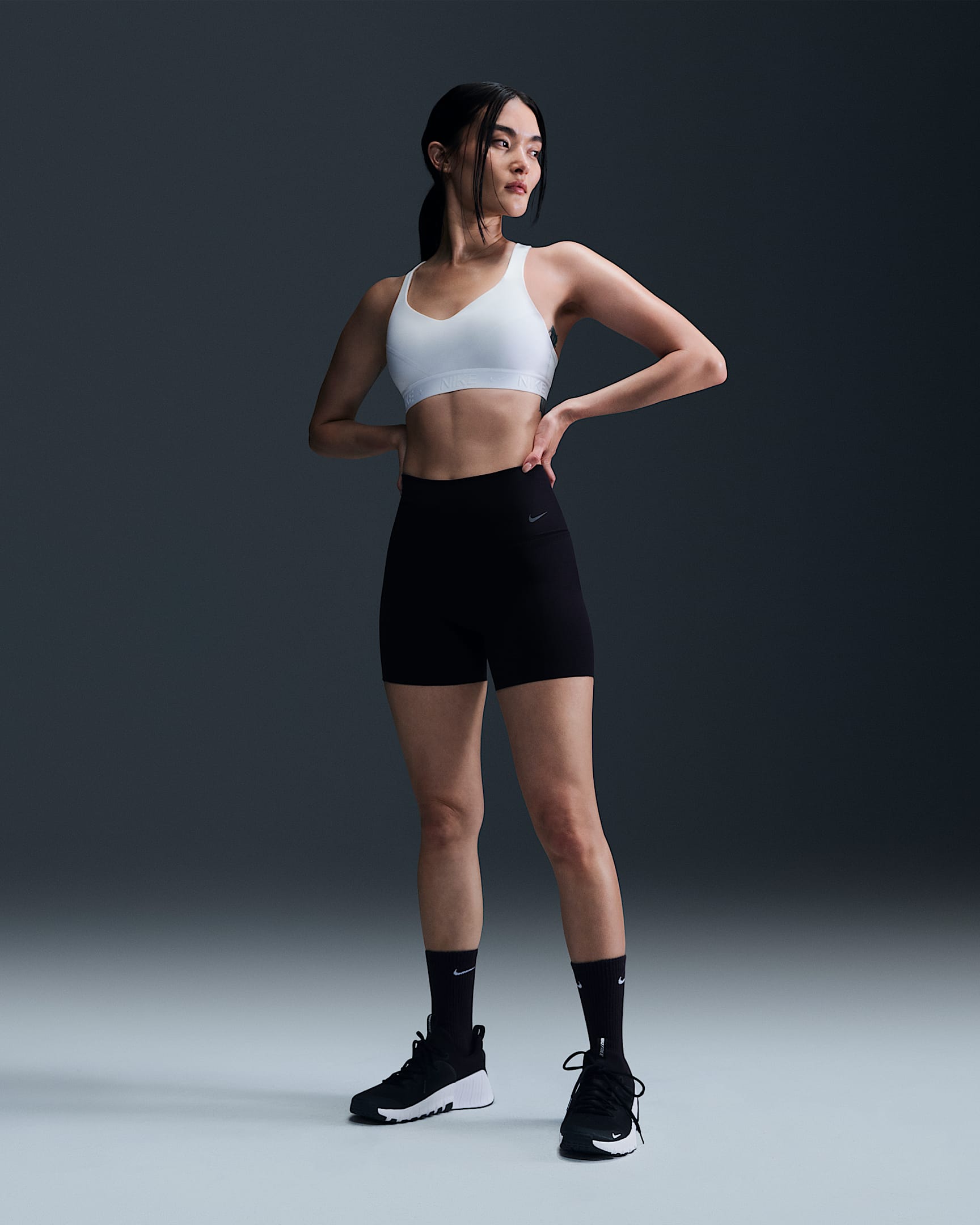 Nike Zenvy 女子低强度包覆速干柔软高腰三分骑行短裤 - 黑/黑
