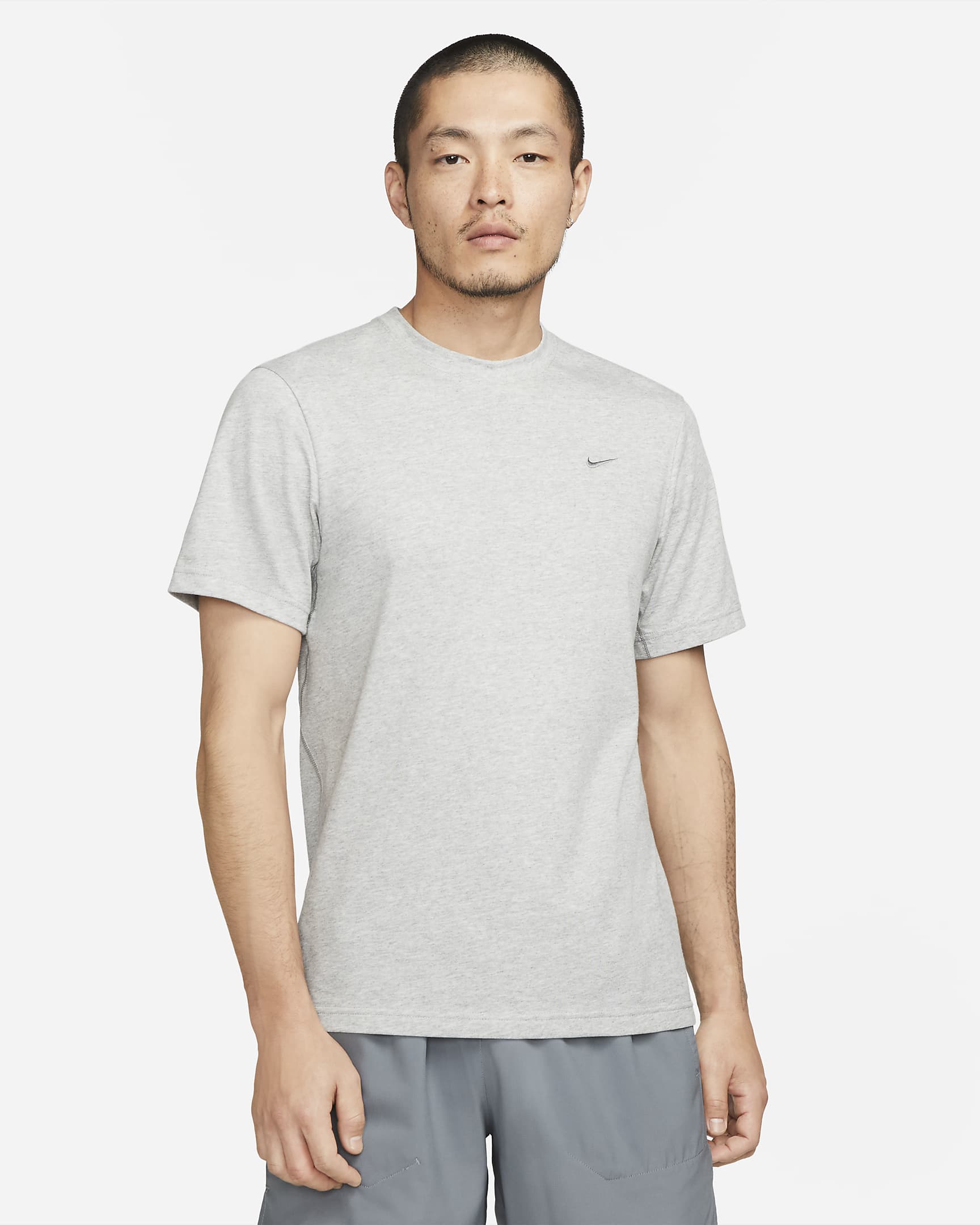 Nike Dri-FIT Primary 男子透气速干训练T恤 - 调色暗灰/调色/烟灰