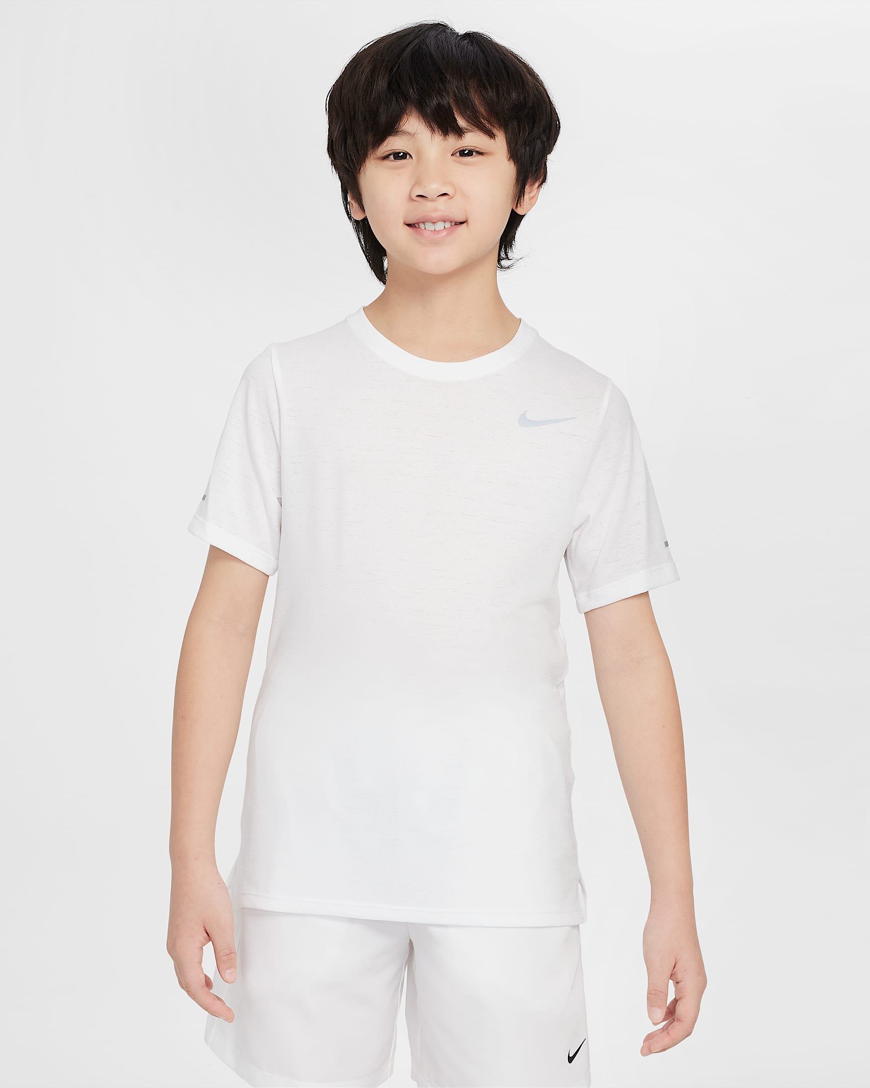 Nike Dri-FIT Miler 大童(男孩)透气速干短袖训练上衣 - 白色