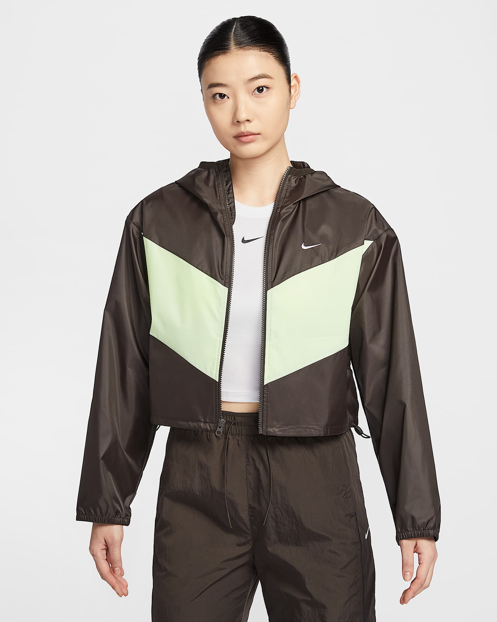 Nike Sportswear Windrunner 风行者系列女子宽松梭织连帽夹克 - 丝绒棕/微黄绿/白色