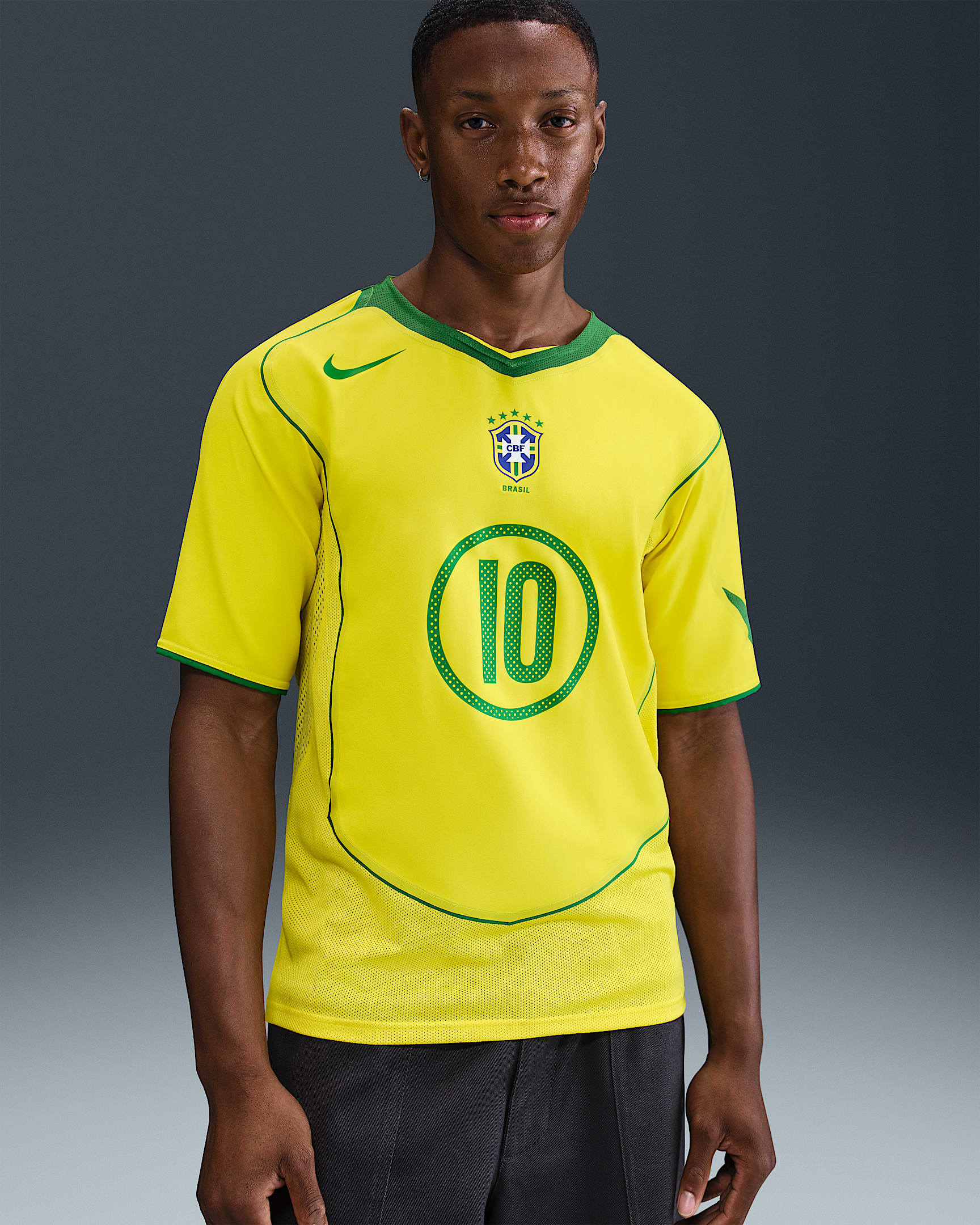 巴西队 (Ronaldinho) 2004 Total 90 Reissue 球迷版 Nike 男子速干足球球衣 - 欧皮特黄/苹果绿/苹果绿
