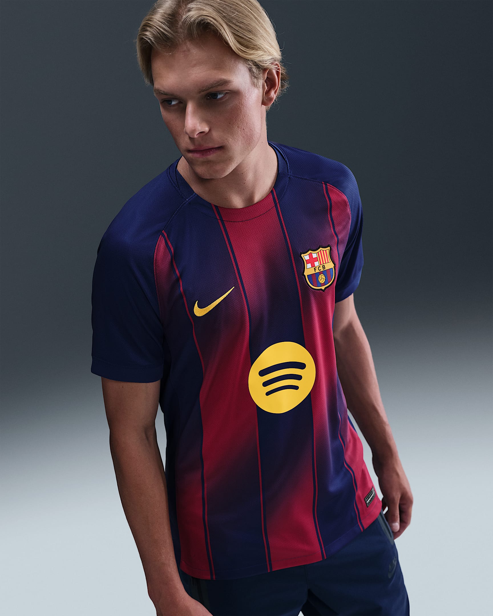 2025/26 赛季巴萨主场球迷版 Nike Dri-FIT 男子速干足球球衣 - 深宝蓝/深宝蓝/贵族红/中西金