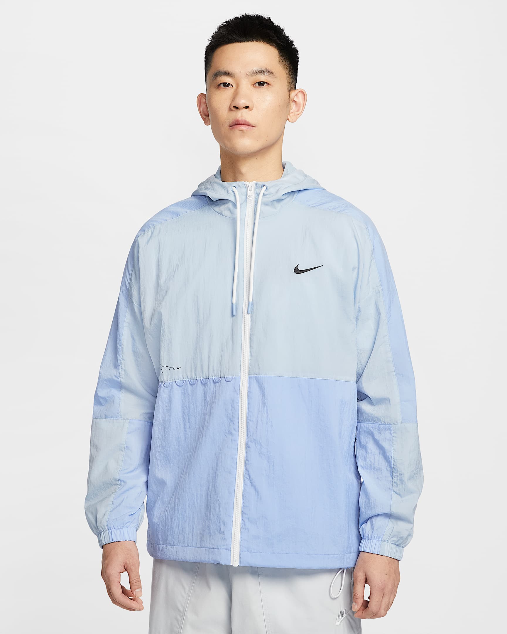 Nike Sportswear 男子轻便型梭织夹克 - 浅军械蓝