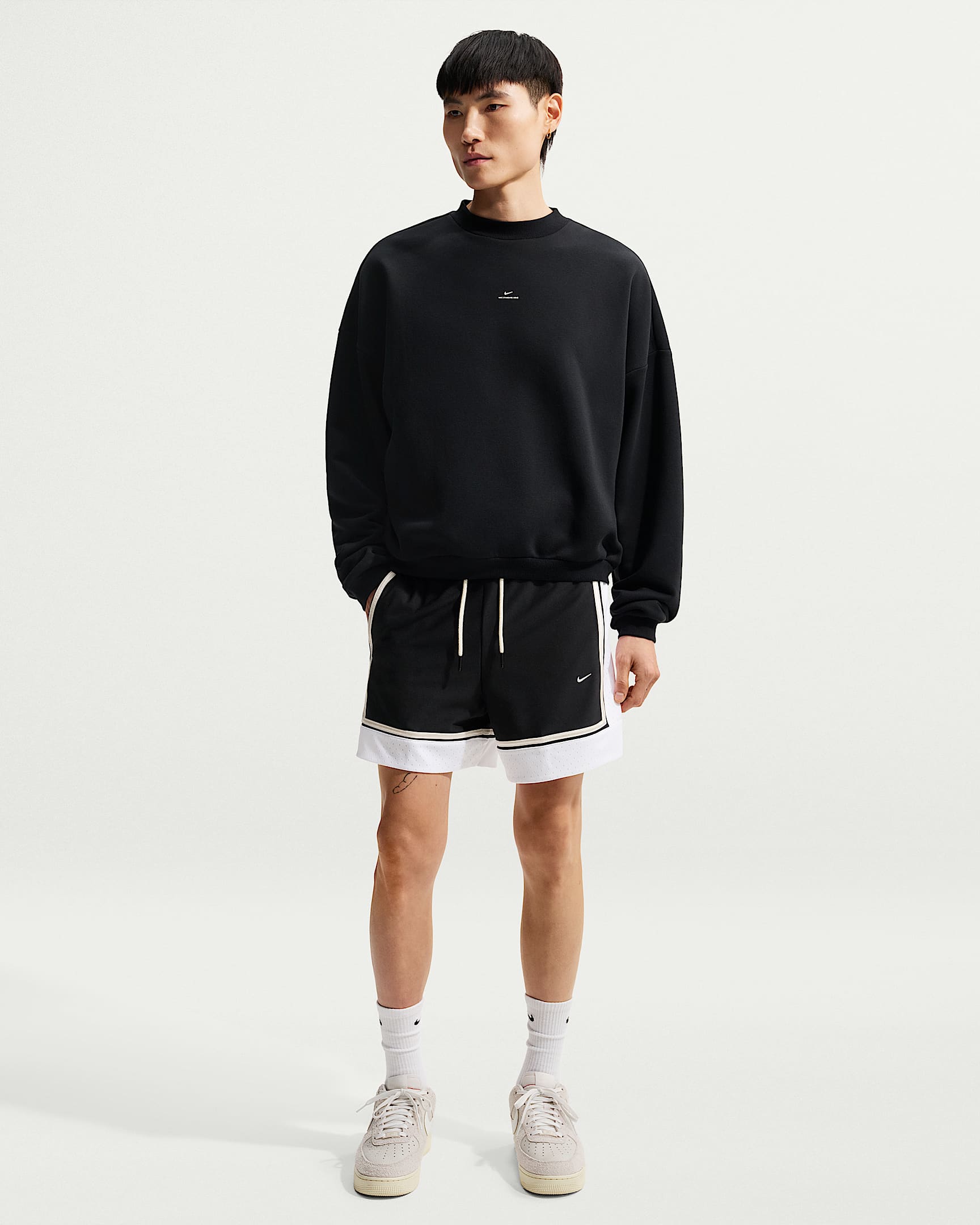 Nike Standard Issue Dri-FIT 耐克篮球小标系列男子速干短裤 - 黑/白色/淡象牙白/淡象牙白