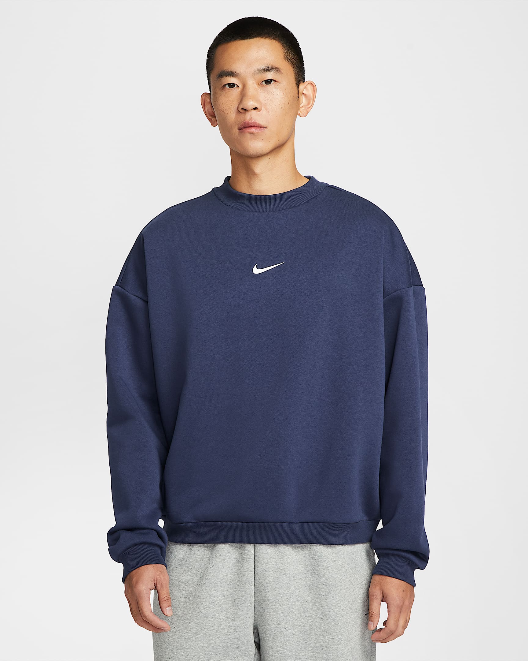 Nike Standard Issue Therma-FIT 男子加绒篮球圆领上衣 - 深藏青