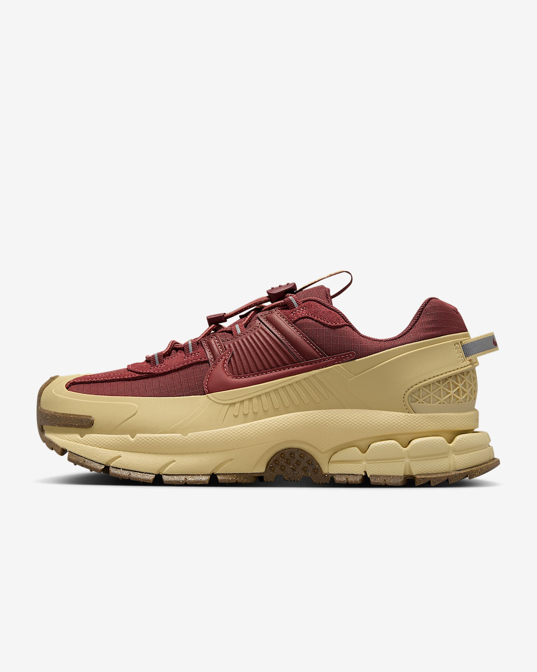 Nike Zoom Vomero Roam 耐克迈柔轻户外版女子冬季款运动鞋 - 团队金/大学红/橡皮中褐/红棕色