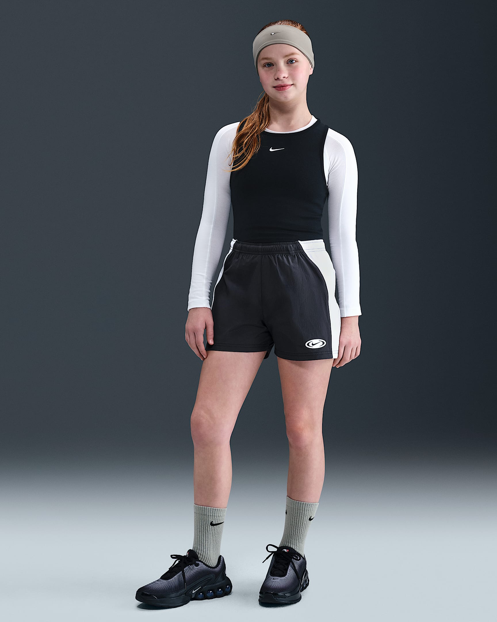 Nike Sportswear 大童(女孩)梭织短裤 - 黑/白色/白色/白色