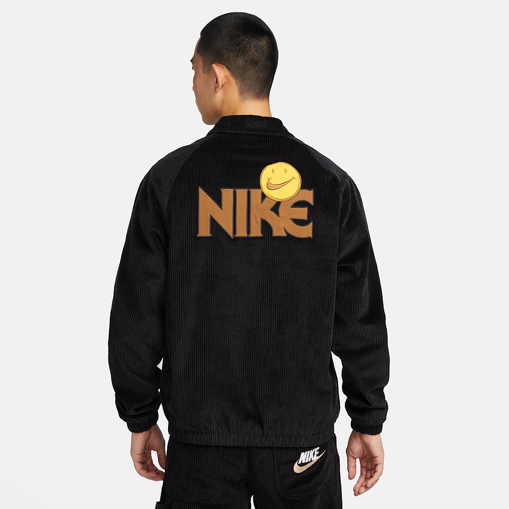 Nike Sportswear 男子灯芯绒教练夹克 - 黑
