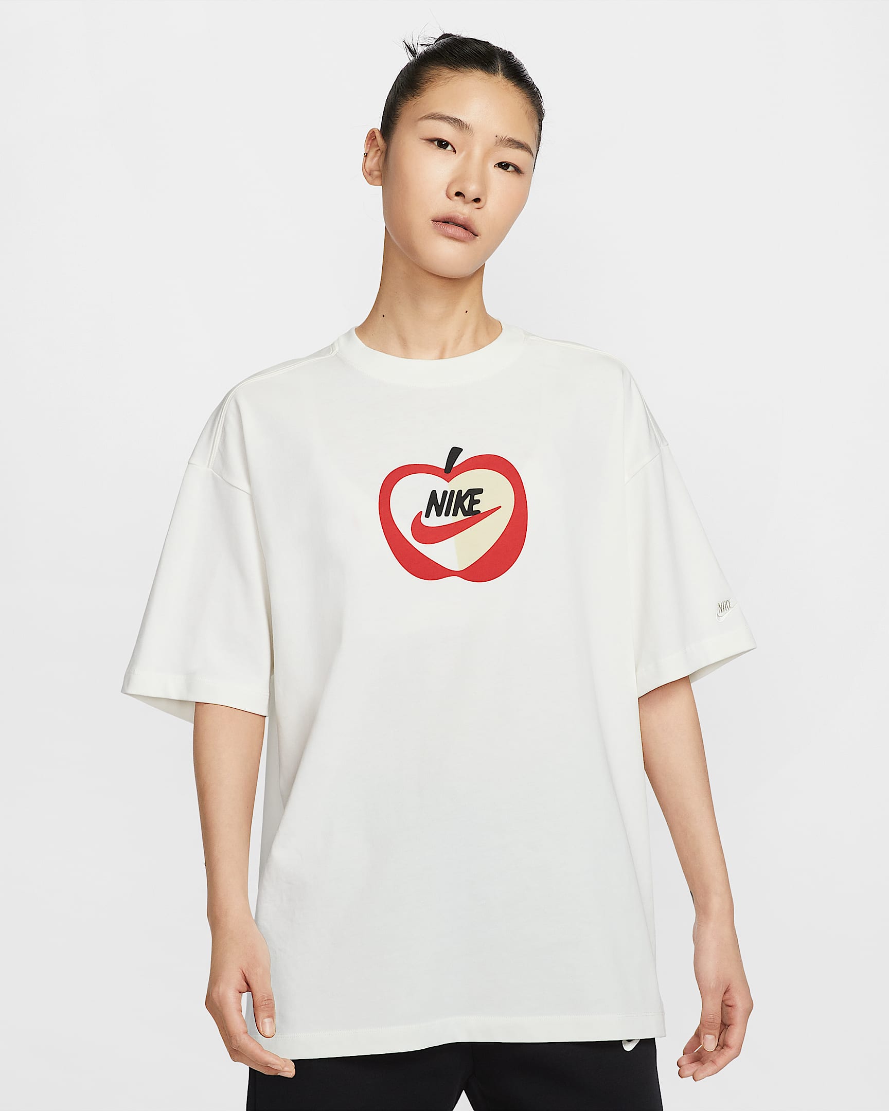 Nike Sportswear 情人节女子 Oversize 风T恤 - 帆白