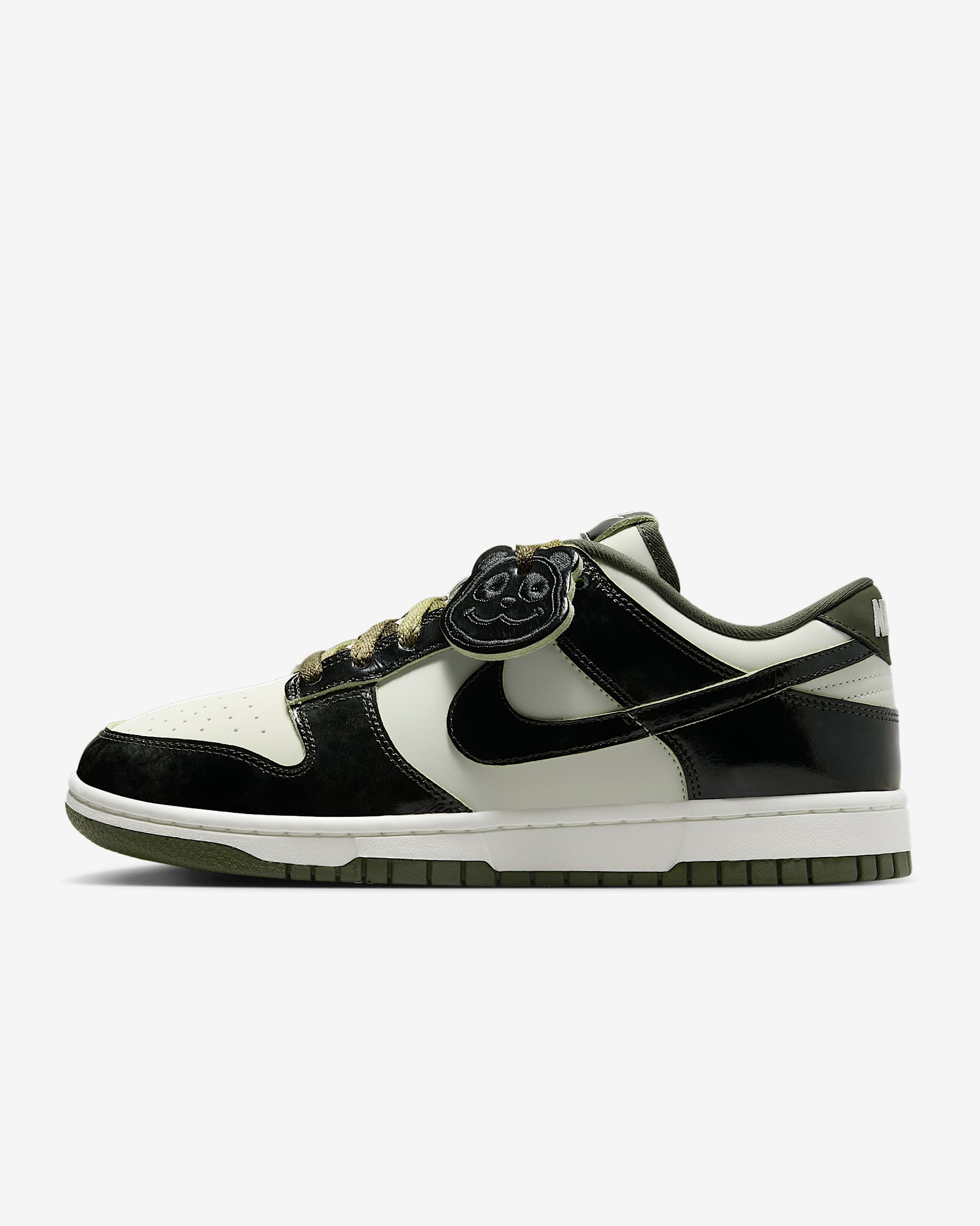 Nike Dunk Low 女子运动鞋 - 黑/团队金/帆白/团队金