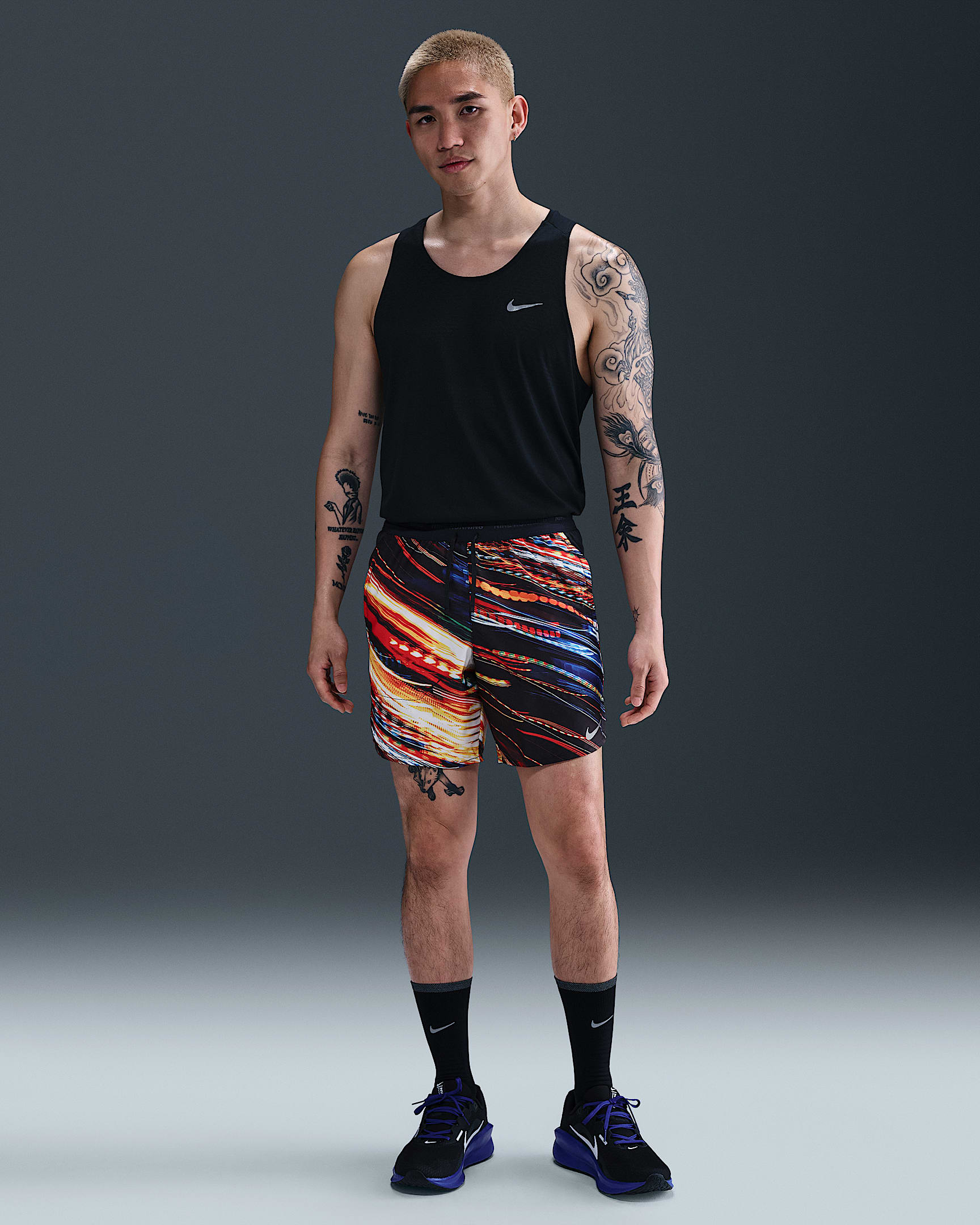 Nike Stride Dri-FIT 男子速干跑步短裤（含衬裤） - 白色/灰黑