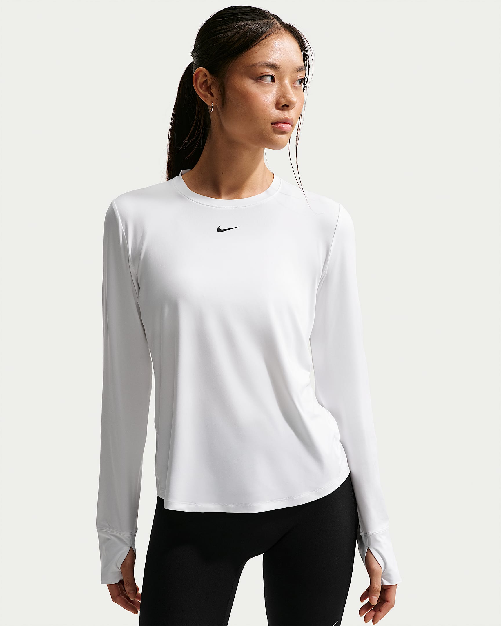 Nike One Classic Dri-FIT 女子速干长袖上衣 - 白色/黑
