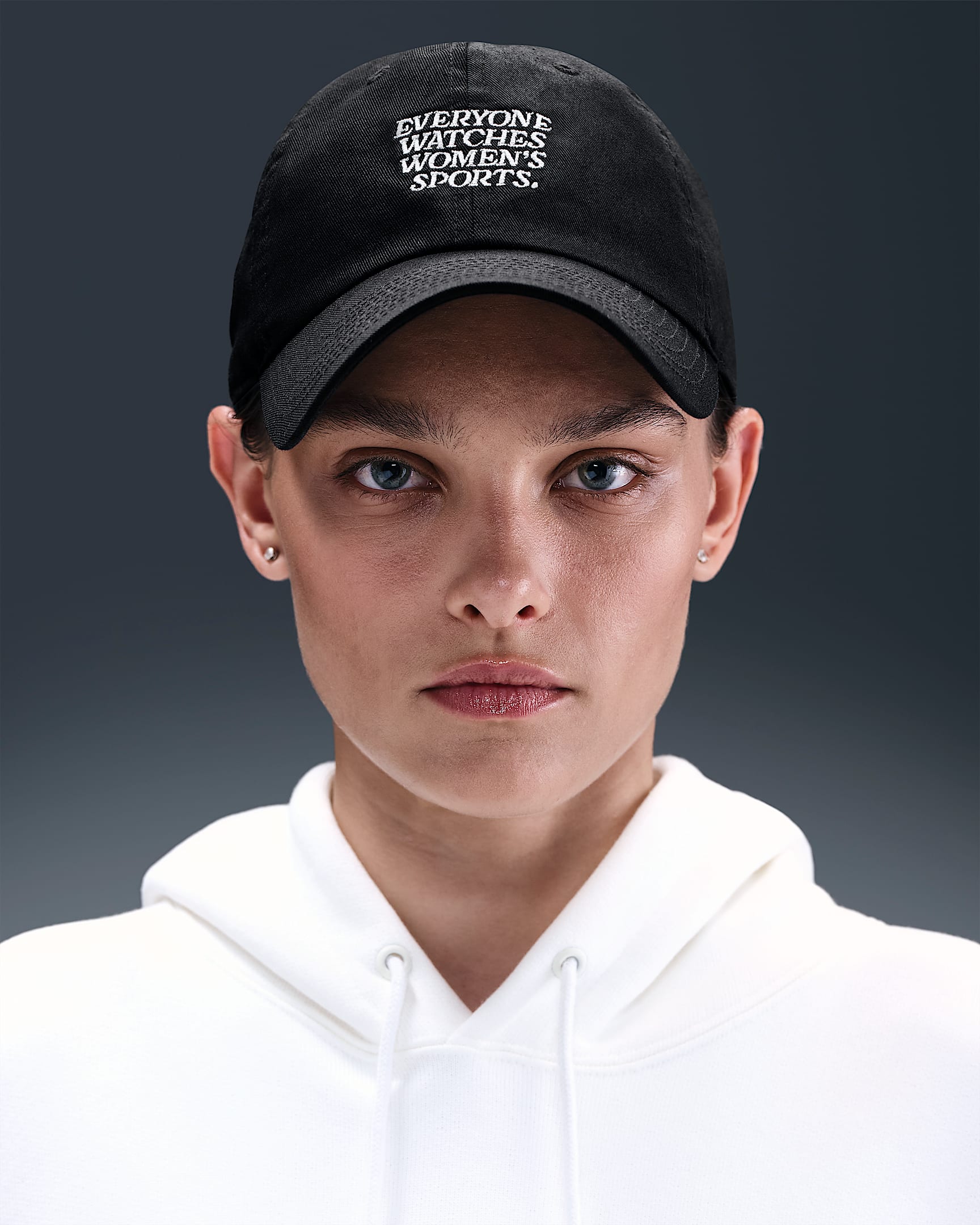 Everyone Watches Women's Sports™ Nike by TOGETHXR 运动帽 - 黑