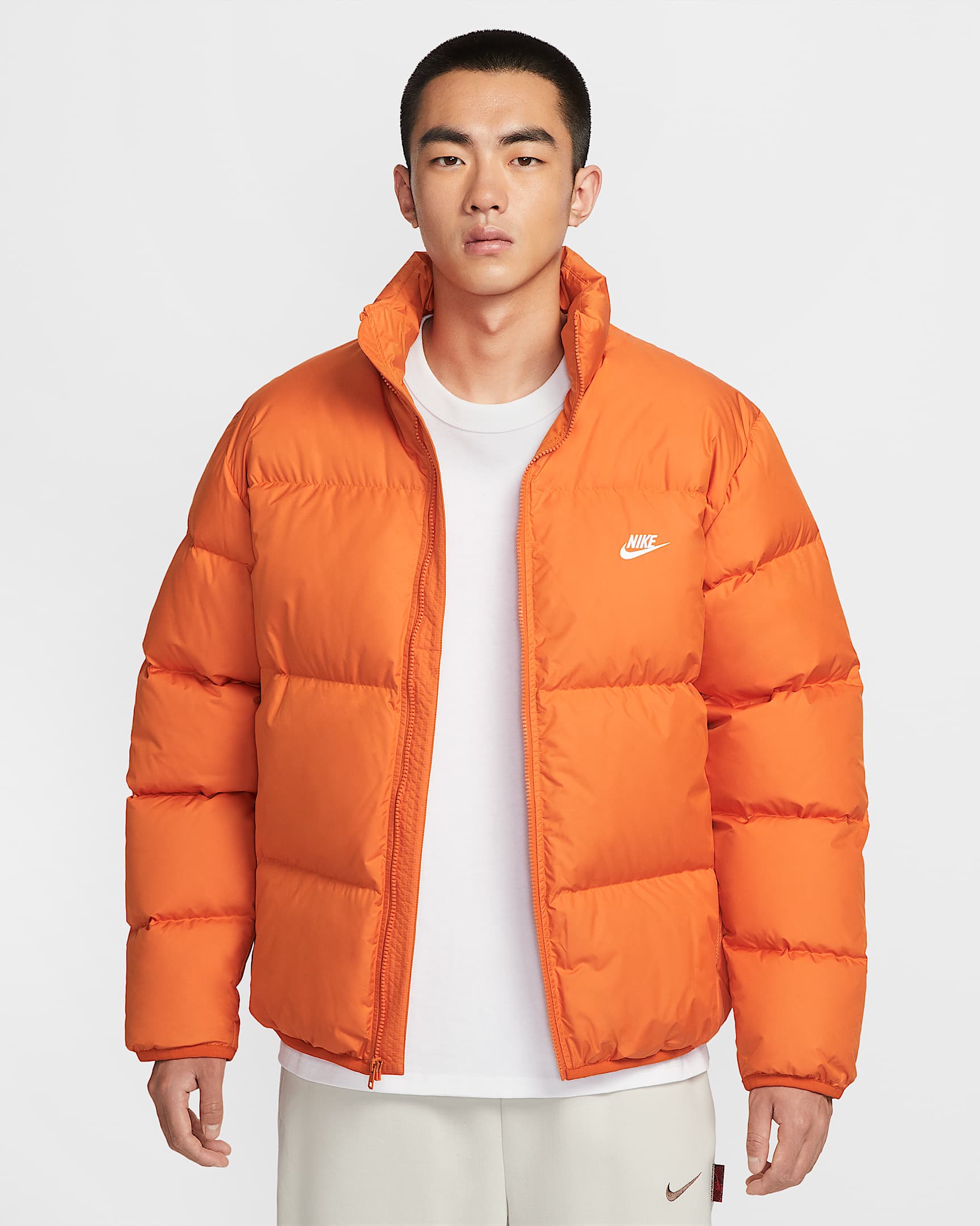Nike Sportswear Club Therma-FIT 男子拒水羽绒夹克 - 篝火橙/白色