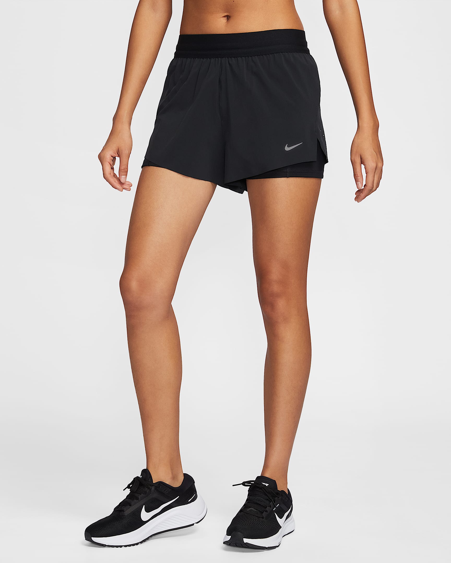 Nike Swift Dri-FIT 女子速干中腰二合一跑步短裤 - 黑