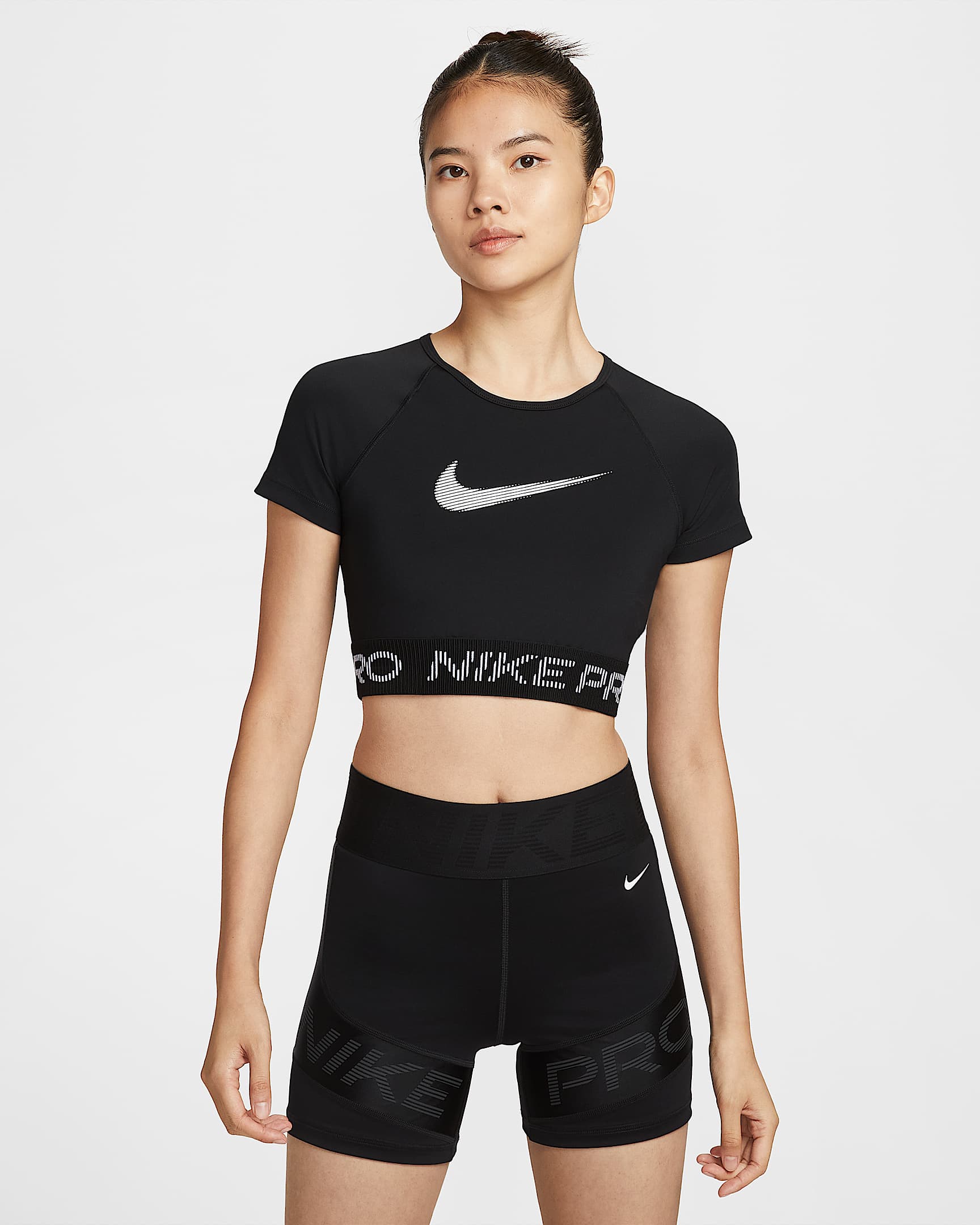 Nike Pro Dri-FIT 女子速干短袖短款图案训练上衣 - 黑/白色/白色