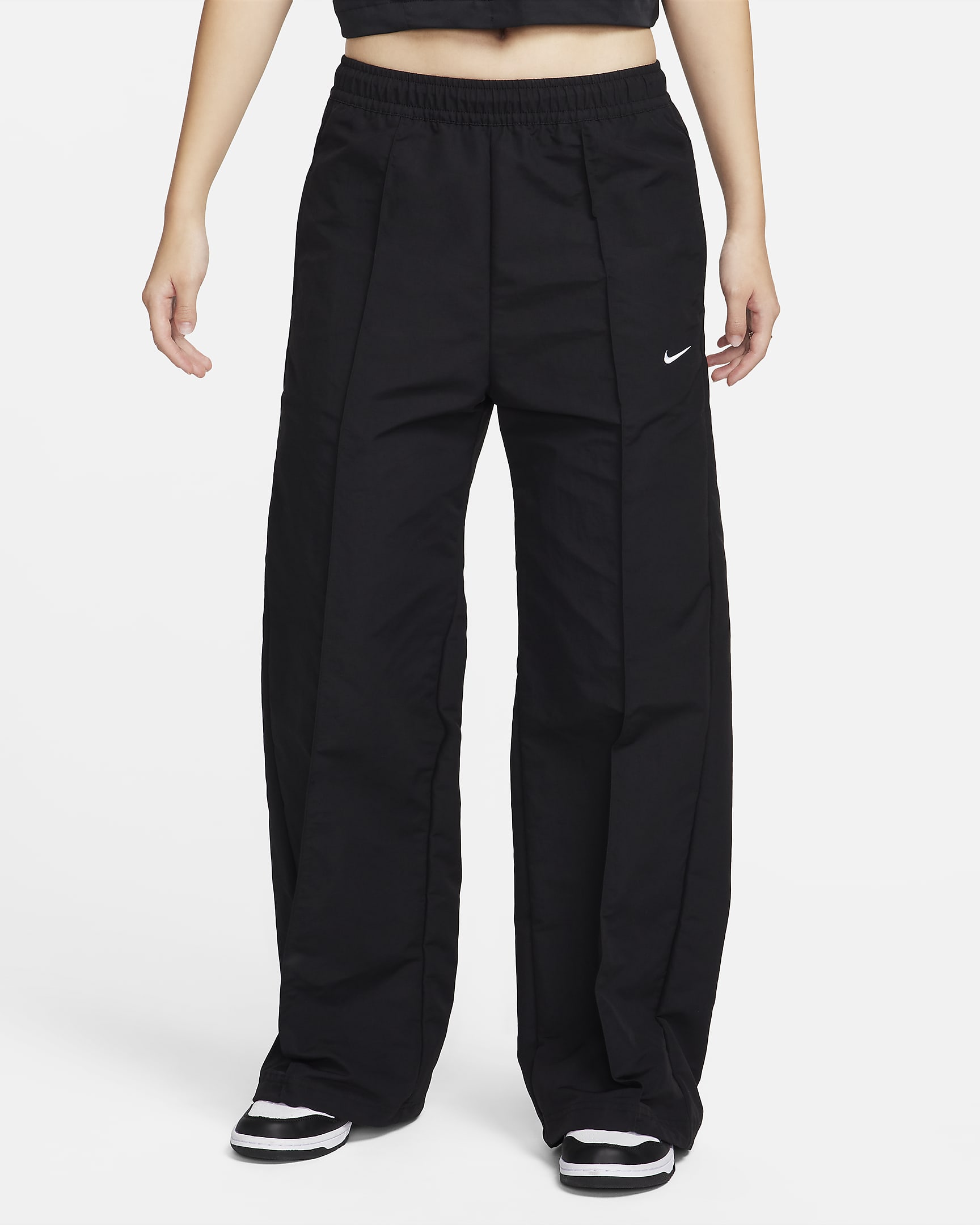 Nike Sportswear Everything Wovens 女子拒水防晒梭织中腰街舞长裤 - 黑/白色
