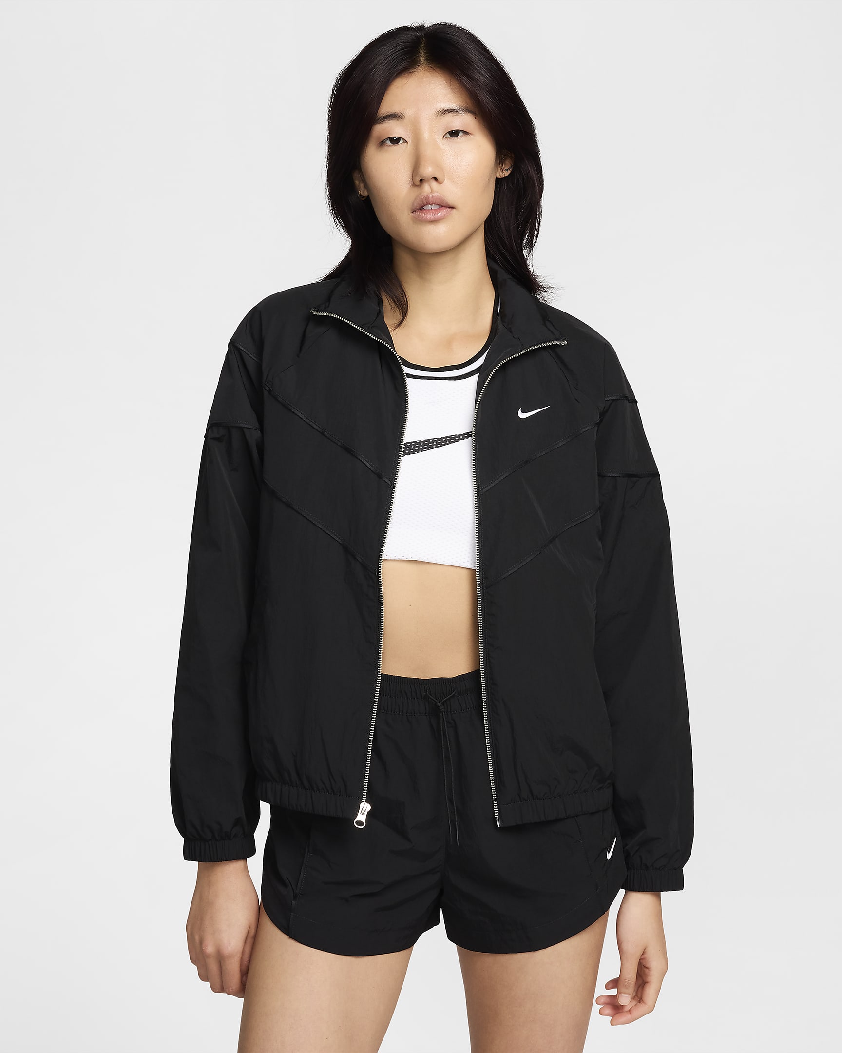 Nike Windrunner 风行者系列郑钦文同款女子宽松防晒梭织全长拉链开襟夹克 - 黑/白色