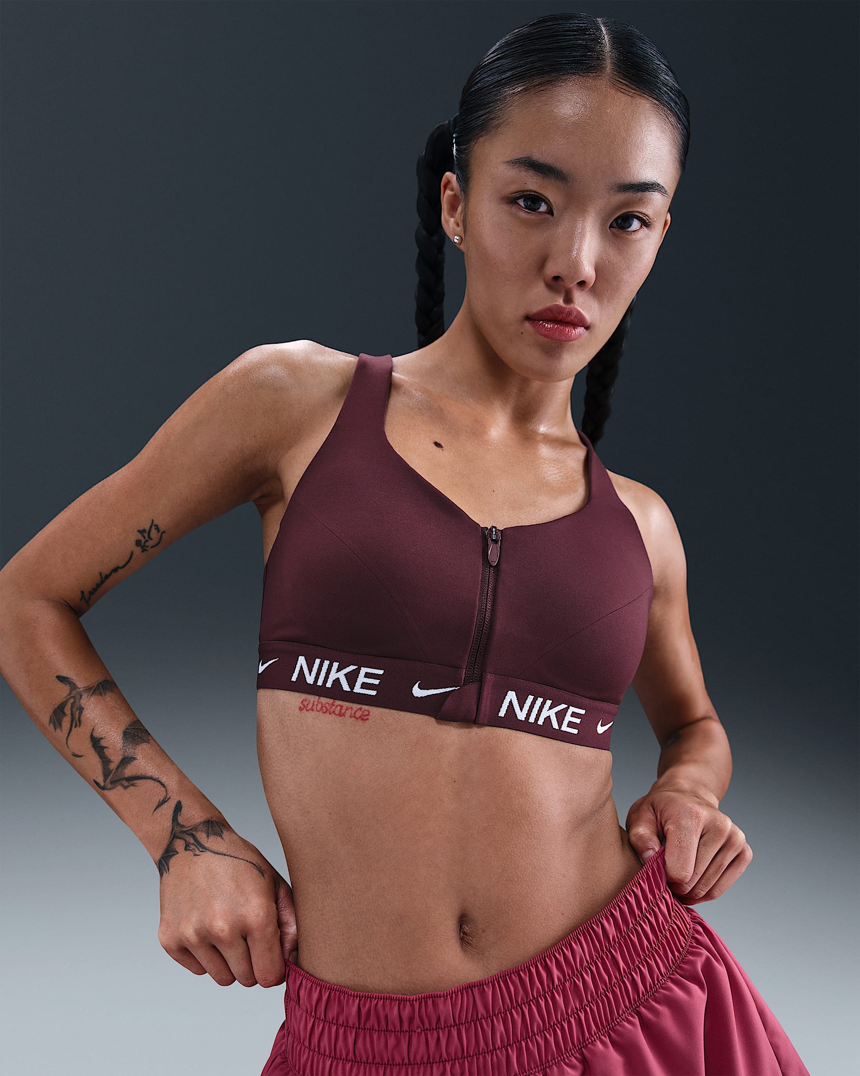 Nike Indy 女子速干高强度支撑衬垫前拉链运动内衣 - 鲜亮勃艮第酒红