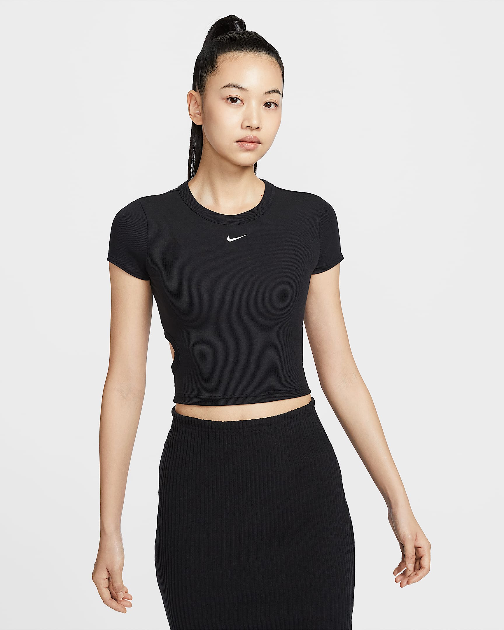 Nike Sportswear Chill Knit 女子紧身短袖短款细罗纹上衣 - 黑/帆白