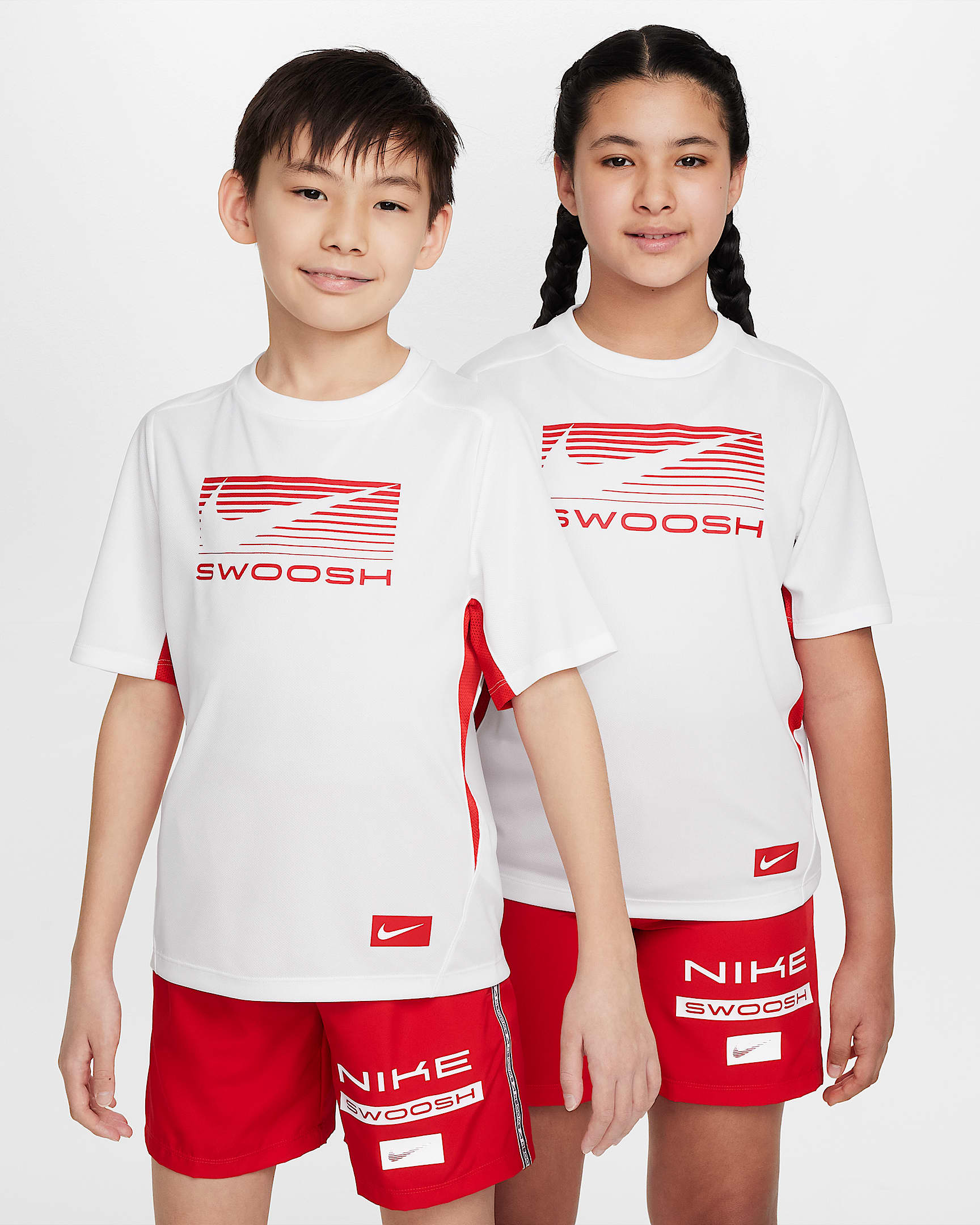 Nike Multi Dri-FIT 大童(男孩)速干短袖上衣 - 白色/大学红