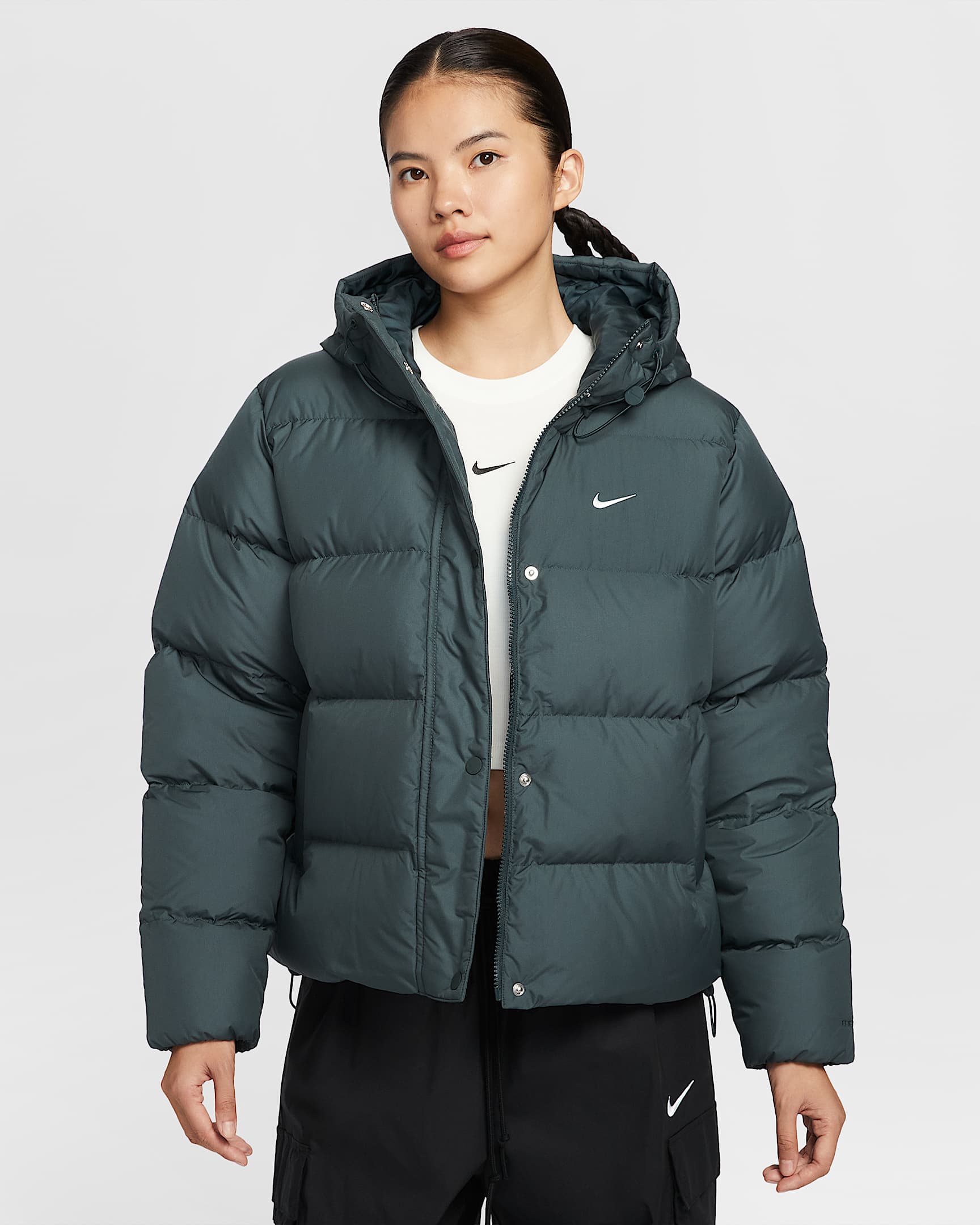 Nike Sportswear Metro Therma-FIT 耐克都会系列女子拒水羽绒连帽夹克 - 海藻绿/帆白