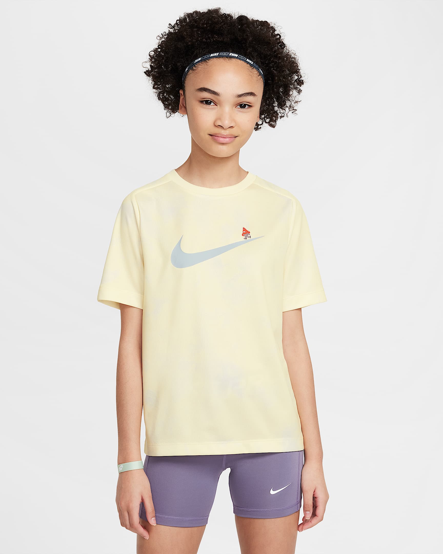 Nike Multi Dri-FIT 大童(男孩)速干短袖上衣 - 石膏色