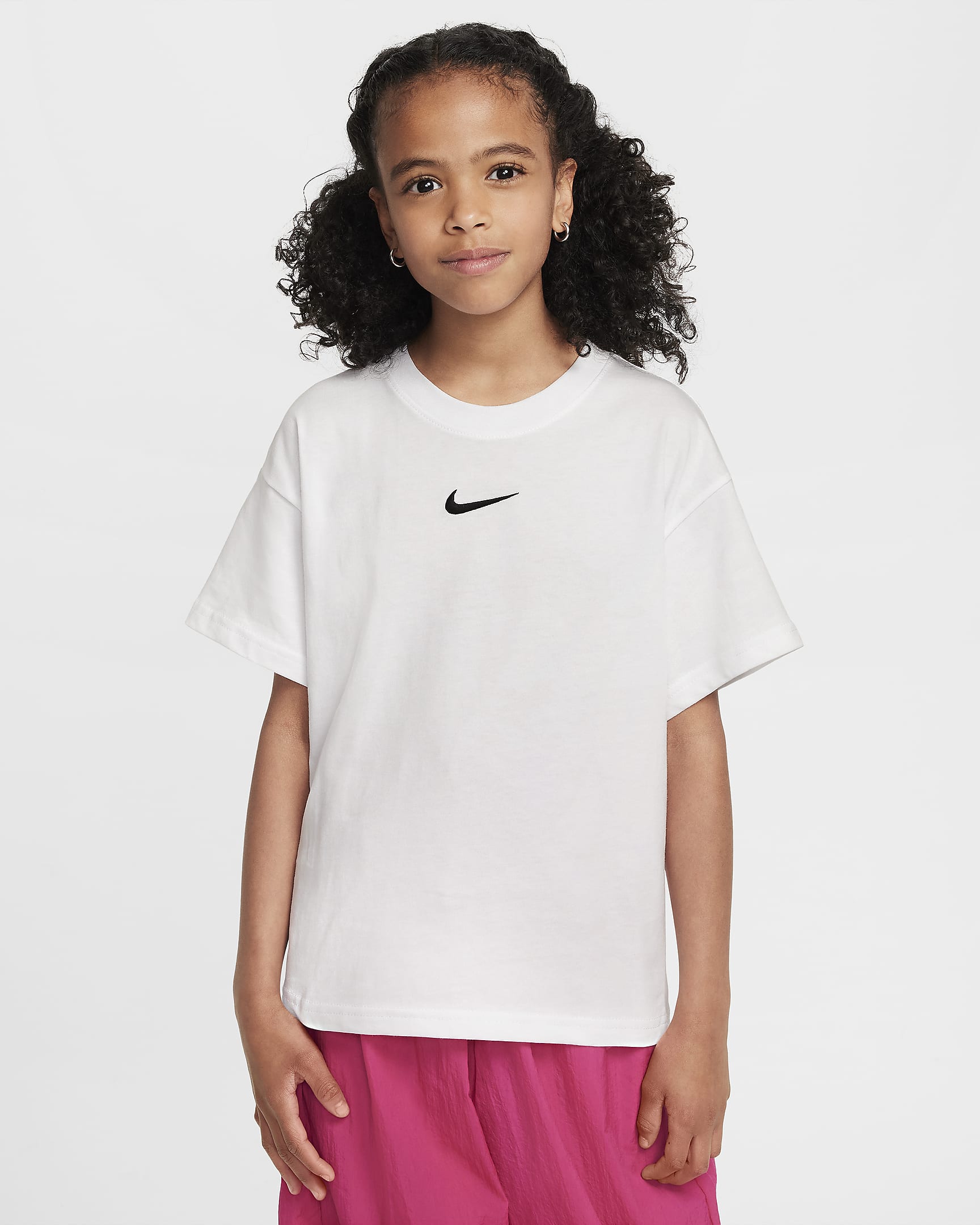 Nike Sportswear Essential 大童(女孩)T恤 - 白色