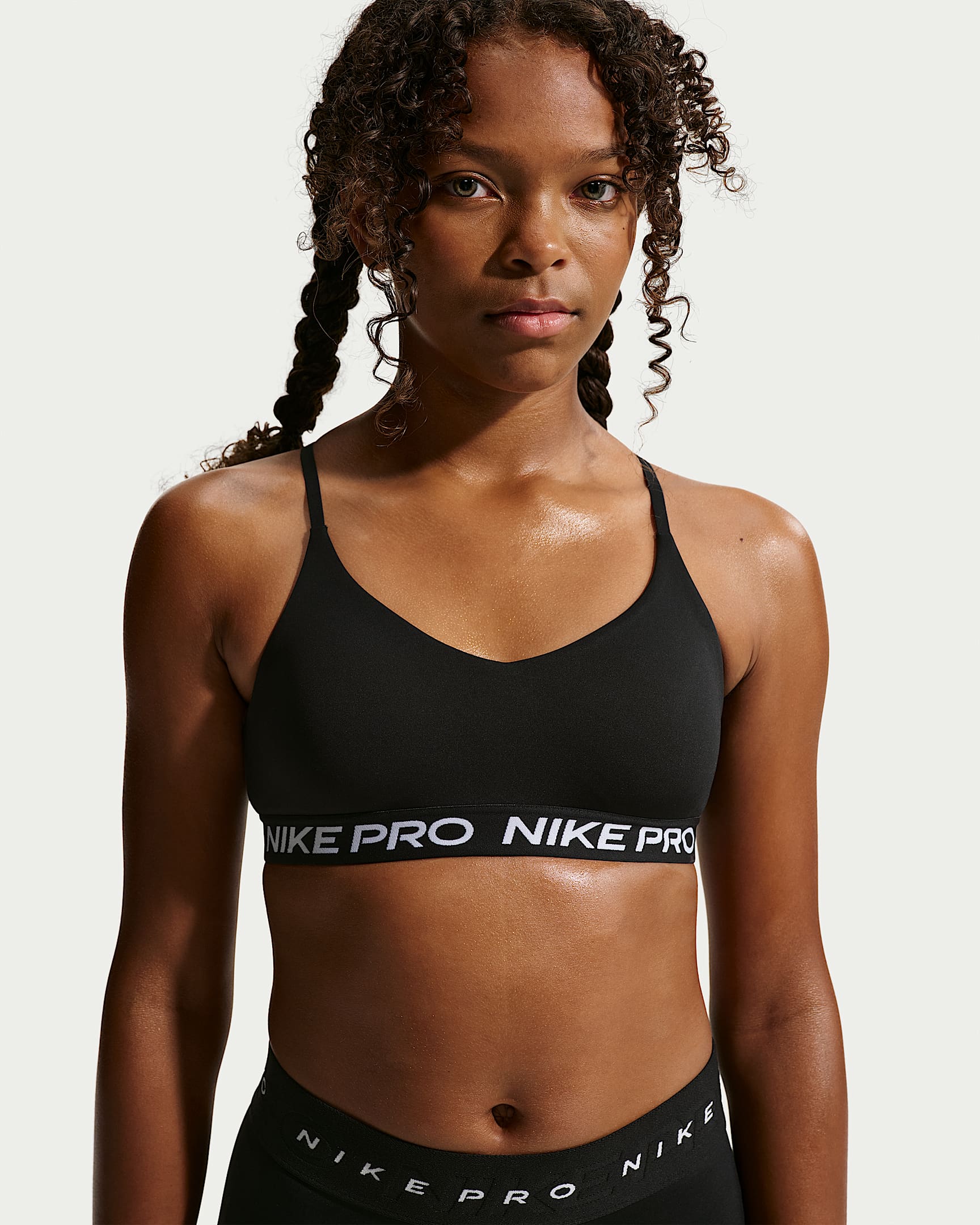 Nike Pro Indy 大童(女孩)速干训练运动内衣 - 黑