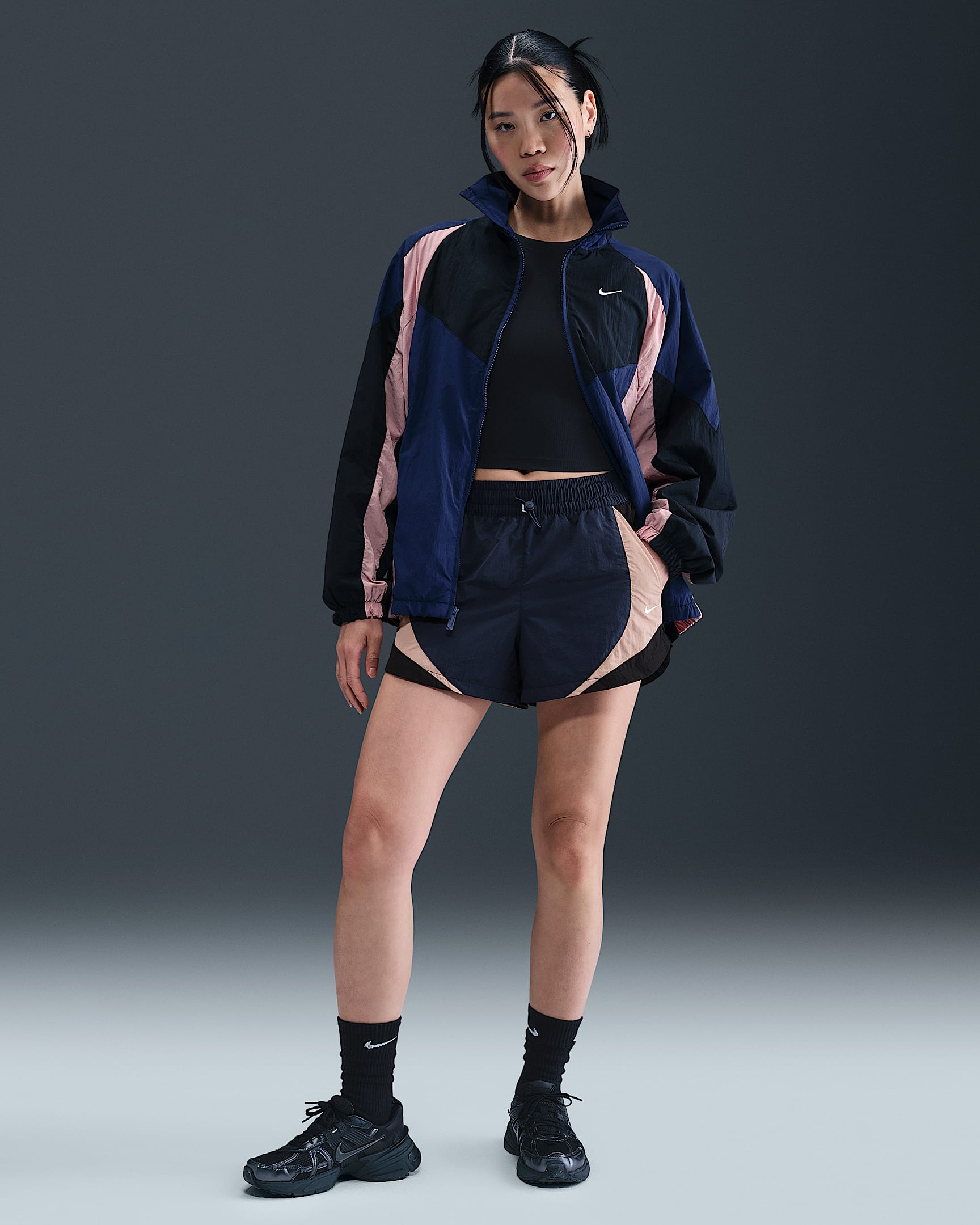 Nike Sportswear 女子中腰宽松运动短裤 - 深藏青/黑/微粒粉/帆白