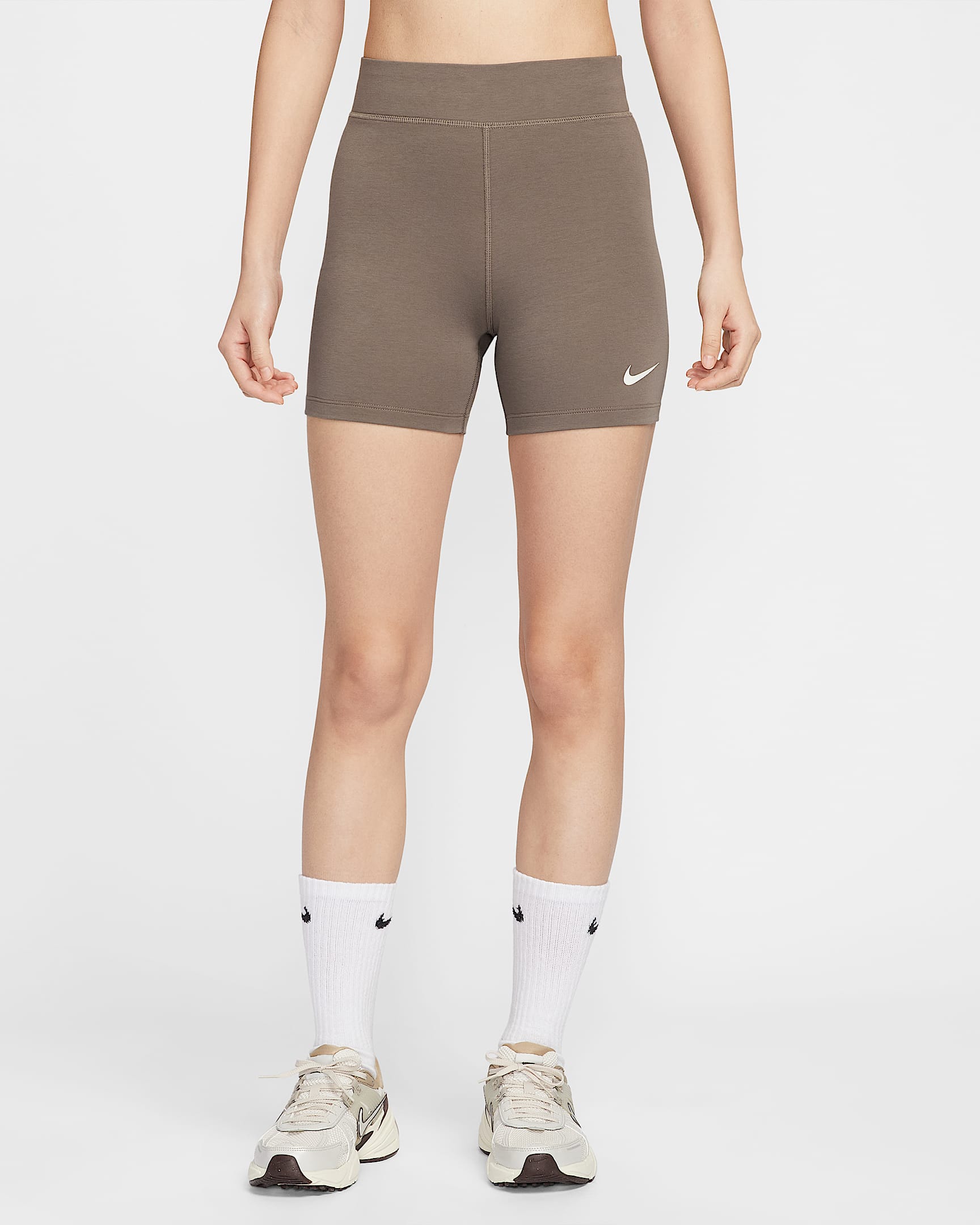 Nike Sportswear Classic 女子高腰骑行短裤 - 貂棕/帆白