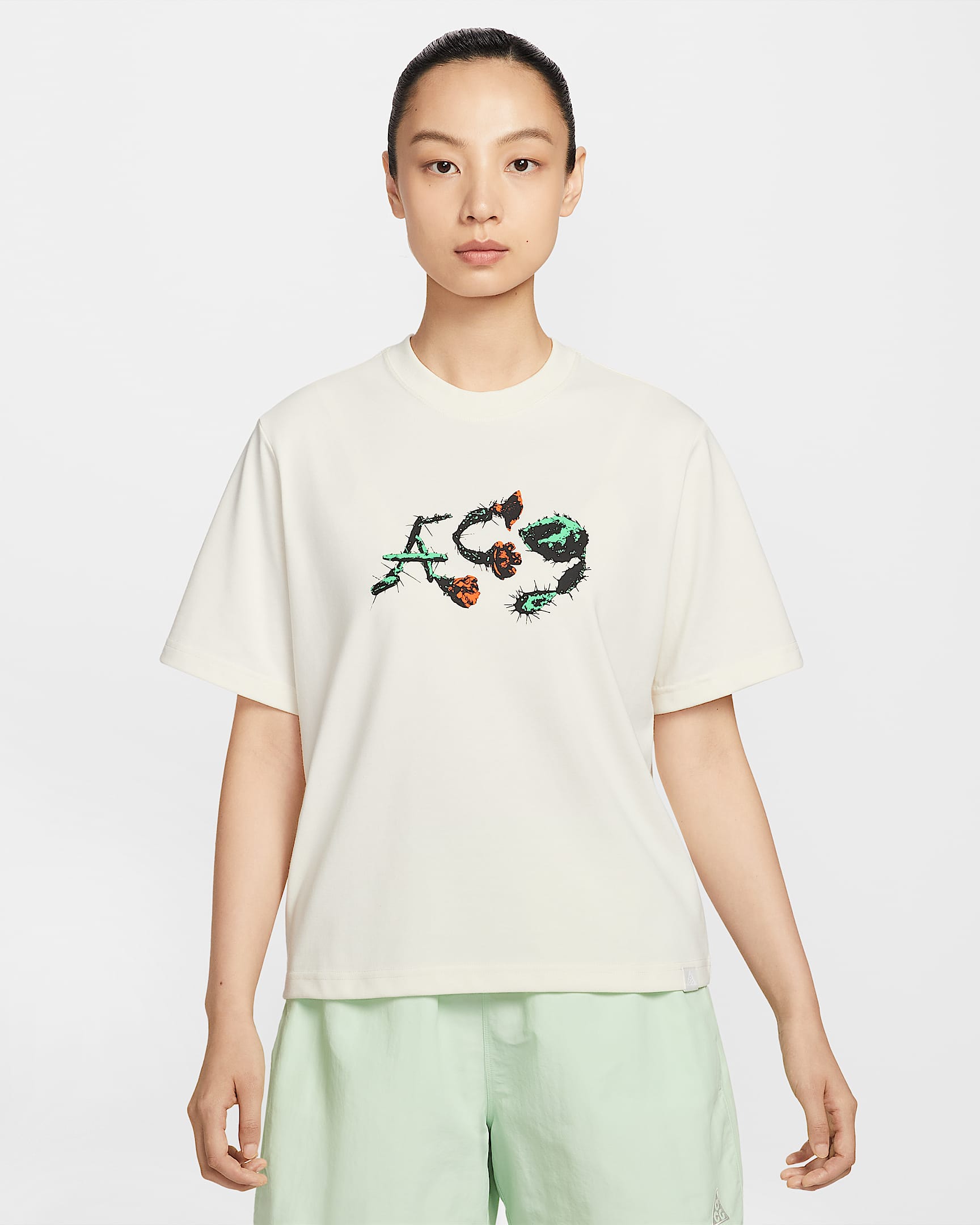 Nike ACG 女子速干短袖T恤 - 淡象牙白