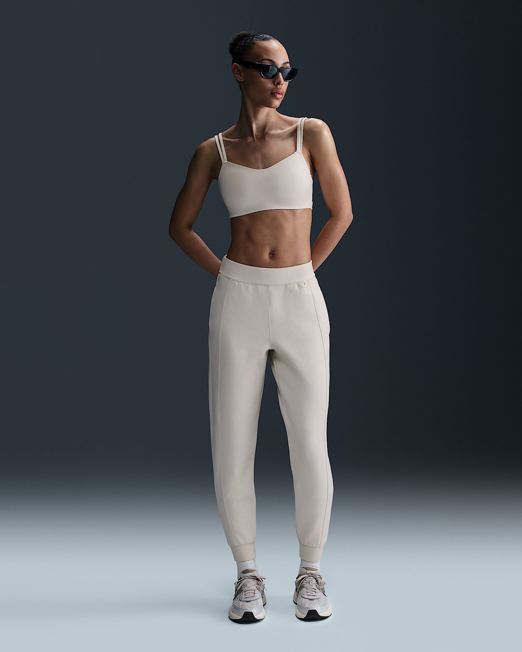 Nike 24.7 ImpossiblySoft Dri-FIT 女子速干中腰九分裤 - 浅土褐/帆白/浅铁矿石灰