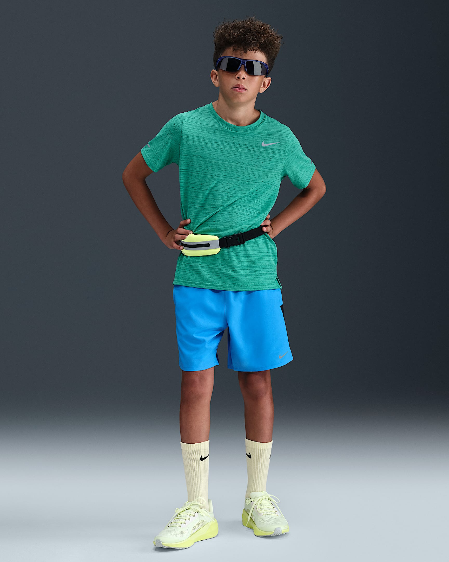 Nike Dri-FIT Challenger 大童（男孩）透气速干训练短裤 - 浅清透蓝/黑