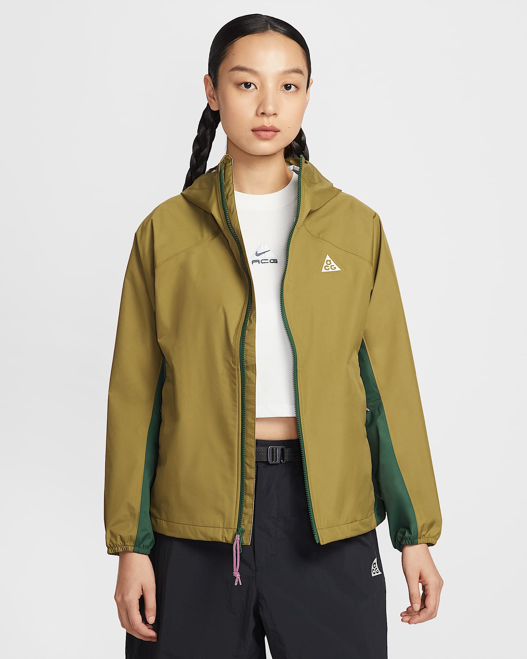 Nike ACG "Phantazma" Storm-FIT ADV 2.5L 女子防风防水夹克硬壳冲锋衣 - 高射炮橄榄绿/高射炮橄榄绿/冷杉绿/山峰白
