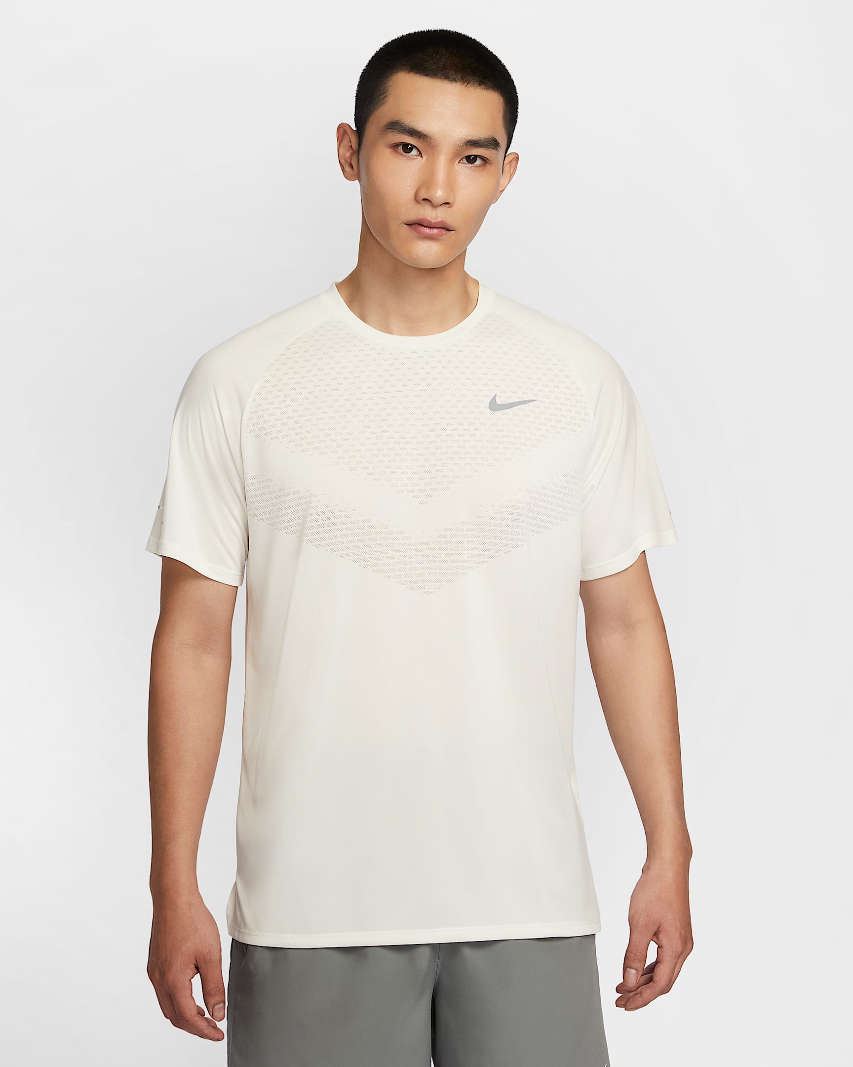 Nike Stride Dri-FIT ADV 男子速干短袖跑步上衣 - 帆白