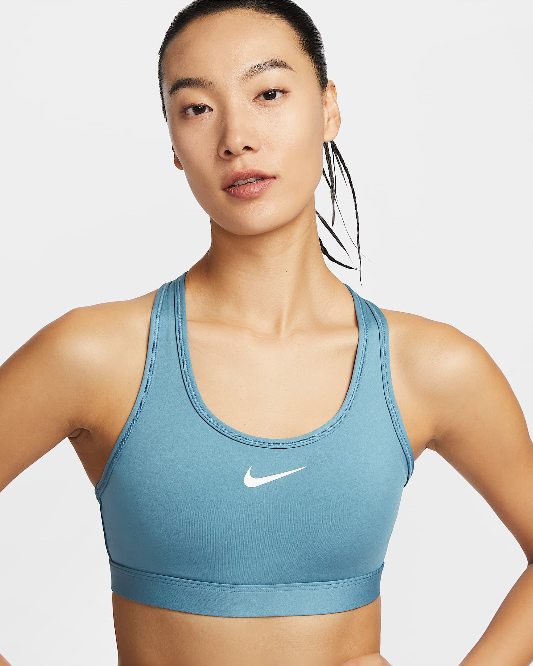 Nike Swoosh 郑钦文同款女子中强度支撑速干衬垫运动内衣 - 烟灰蓝/白色