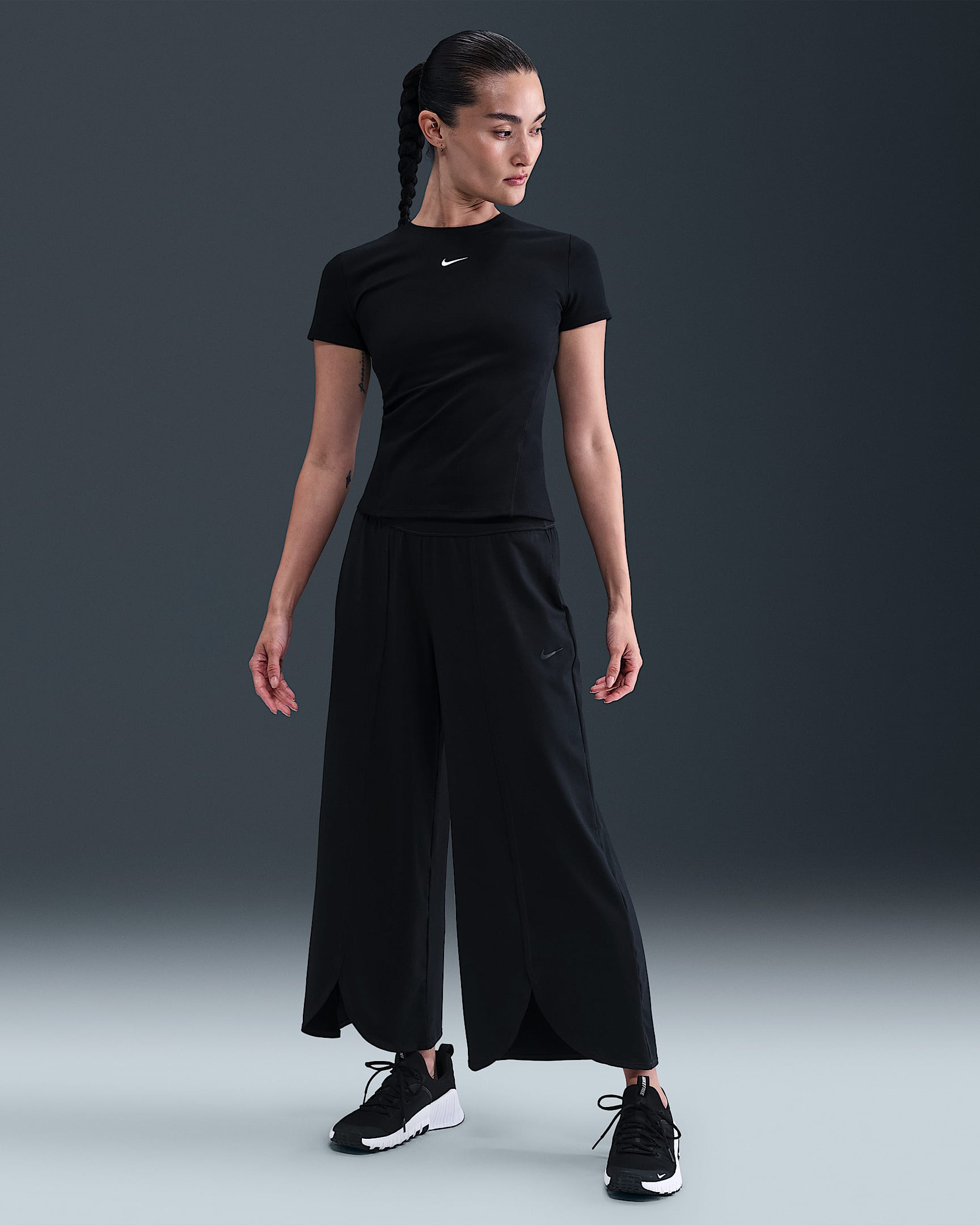 Nike One Relaxed Dri-FIT 女子速干高腰长裤 - 黑/暗烟灰