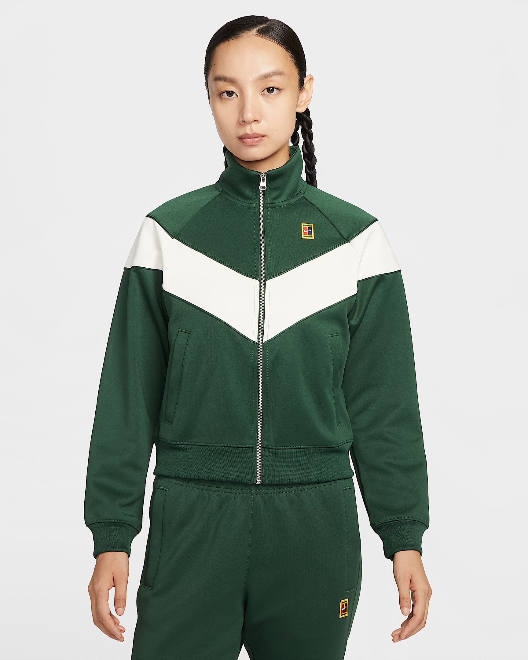 NikeCourt Heritage Windrunner 女子网球夹克 - 冷杉绿