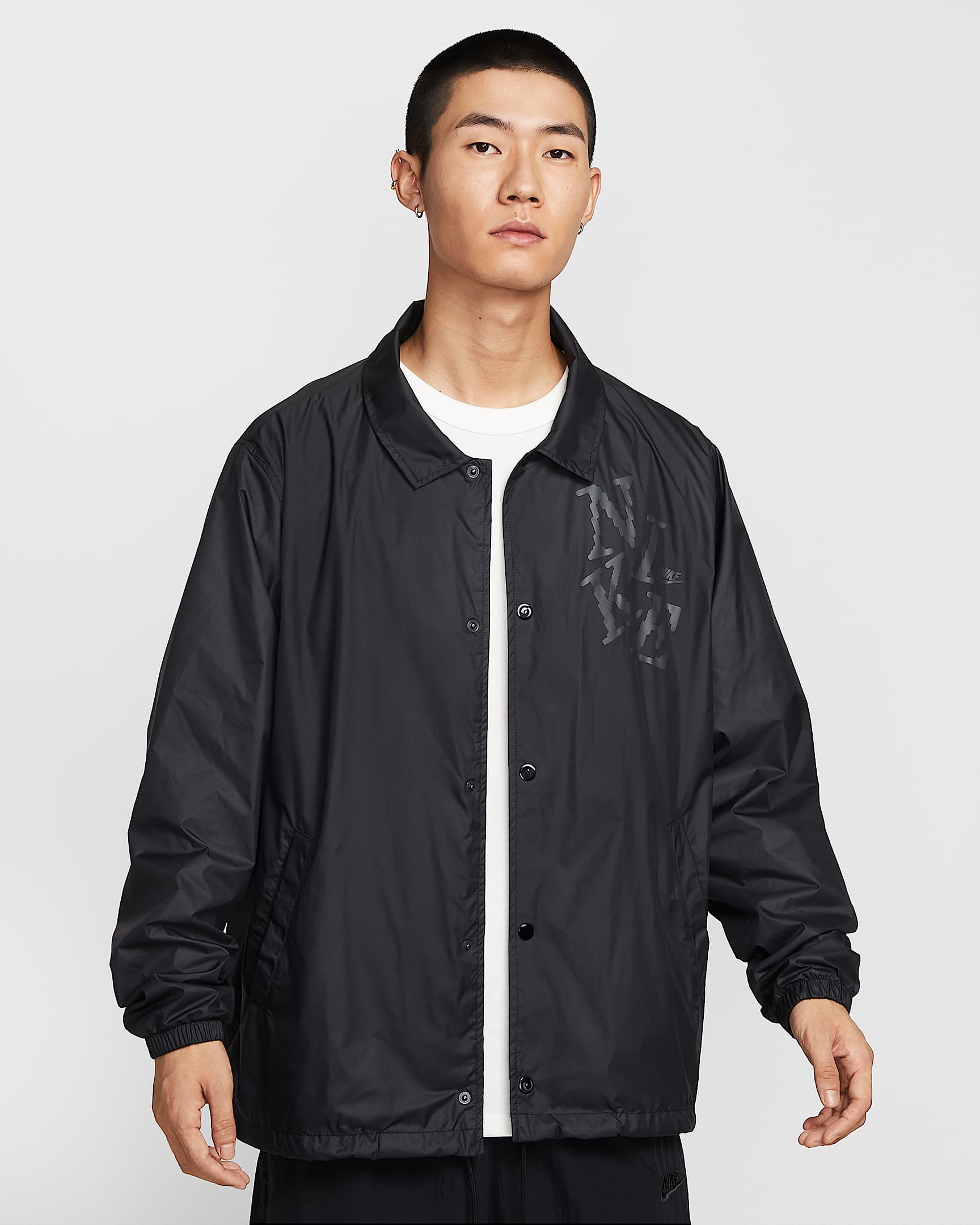 Nike Sportswear Club 男子教练夹克 - 黑/浅烟灰/煤黑