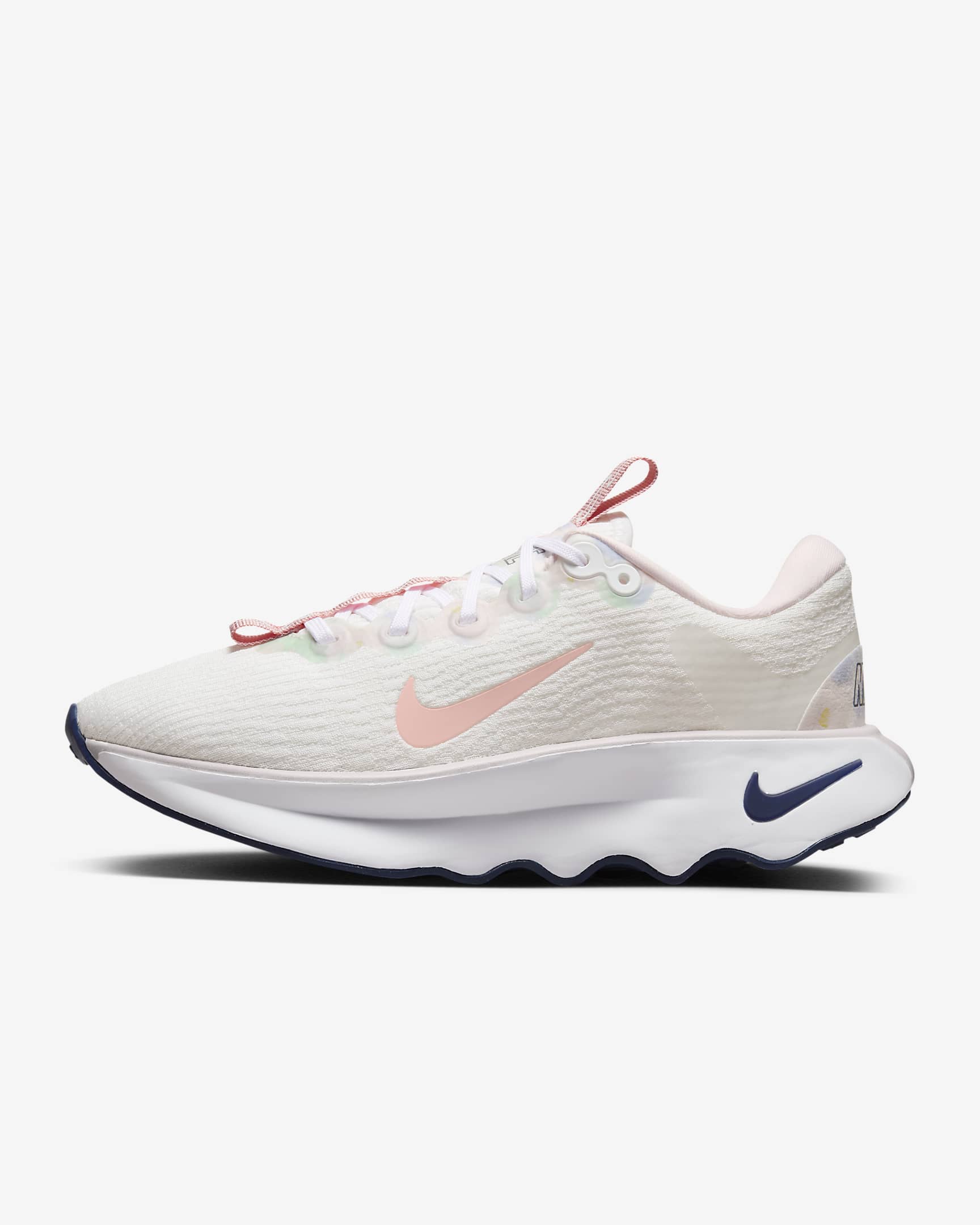 Nike Motiva PRM 女子步行运动鞋 - 白色/珍珠粉/泡沫粉/白色