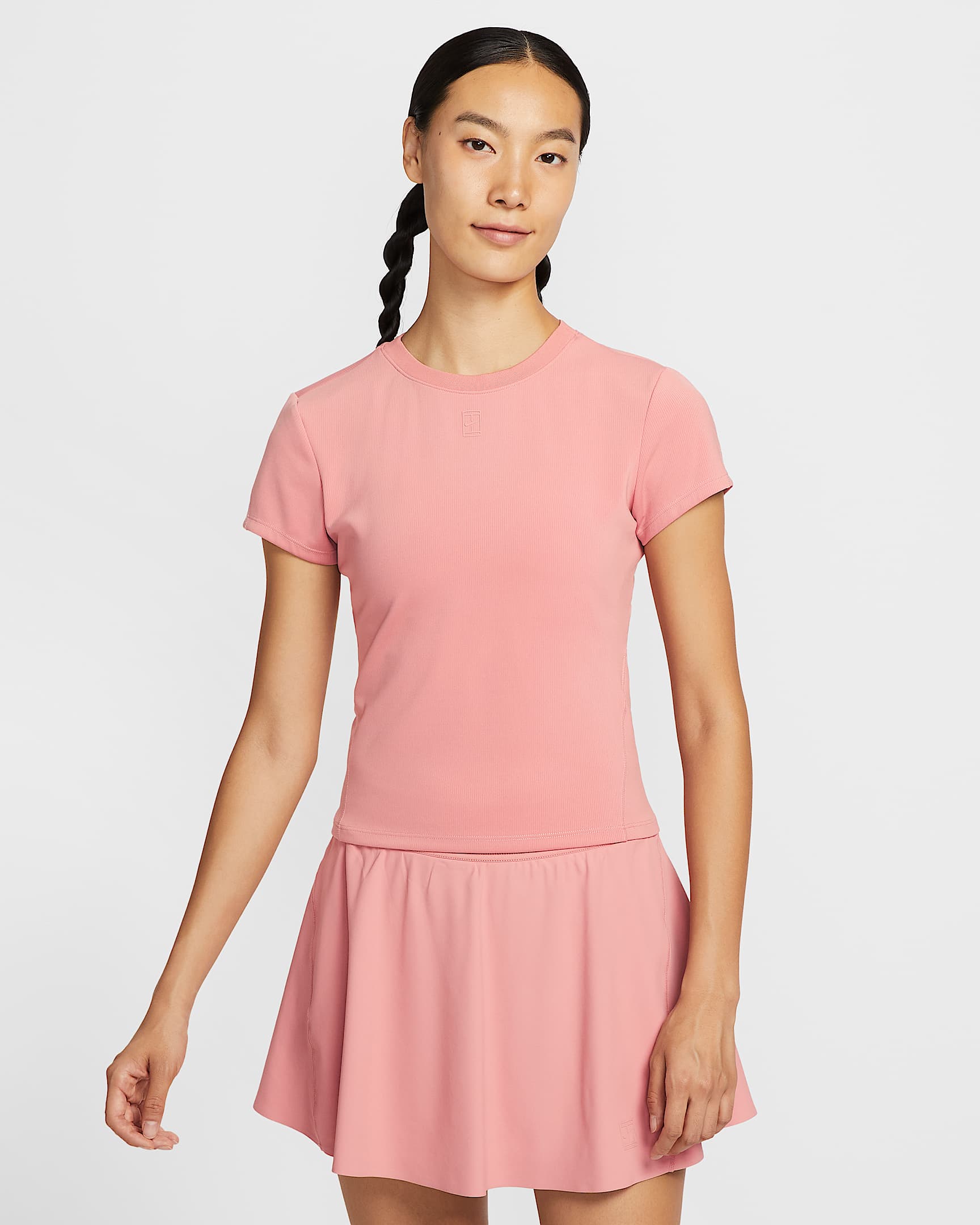 NikeCourt Advantage Dri-FIT 女子速干短袖网球上衣 - 星尘红/星尘红