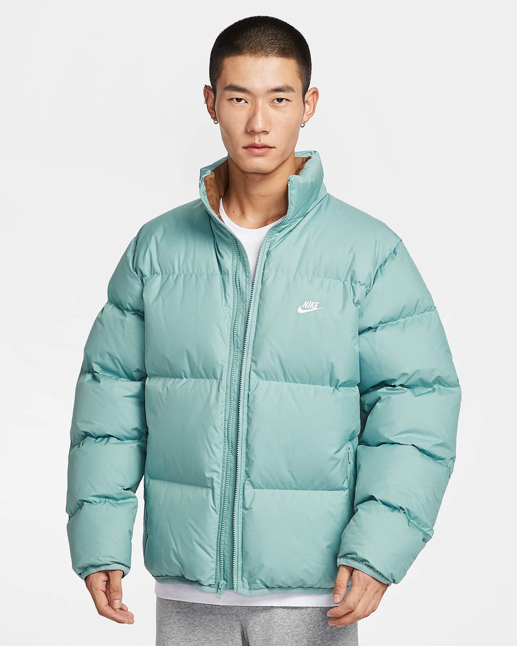 Nike Sportswear Club Therma-FIT 男子拒水羽绒夹克 - 加农绿/苔木棕色/白色
