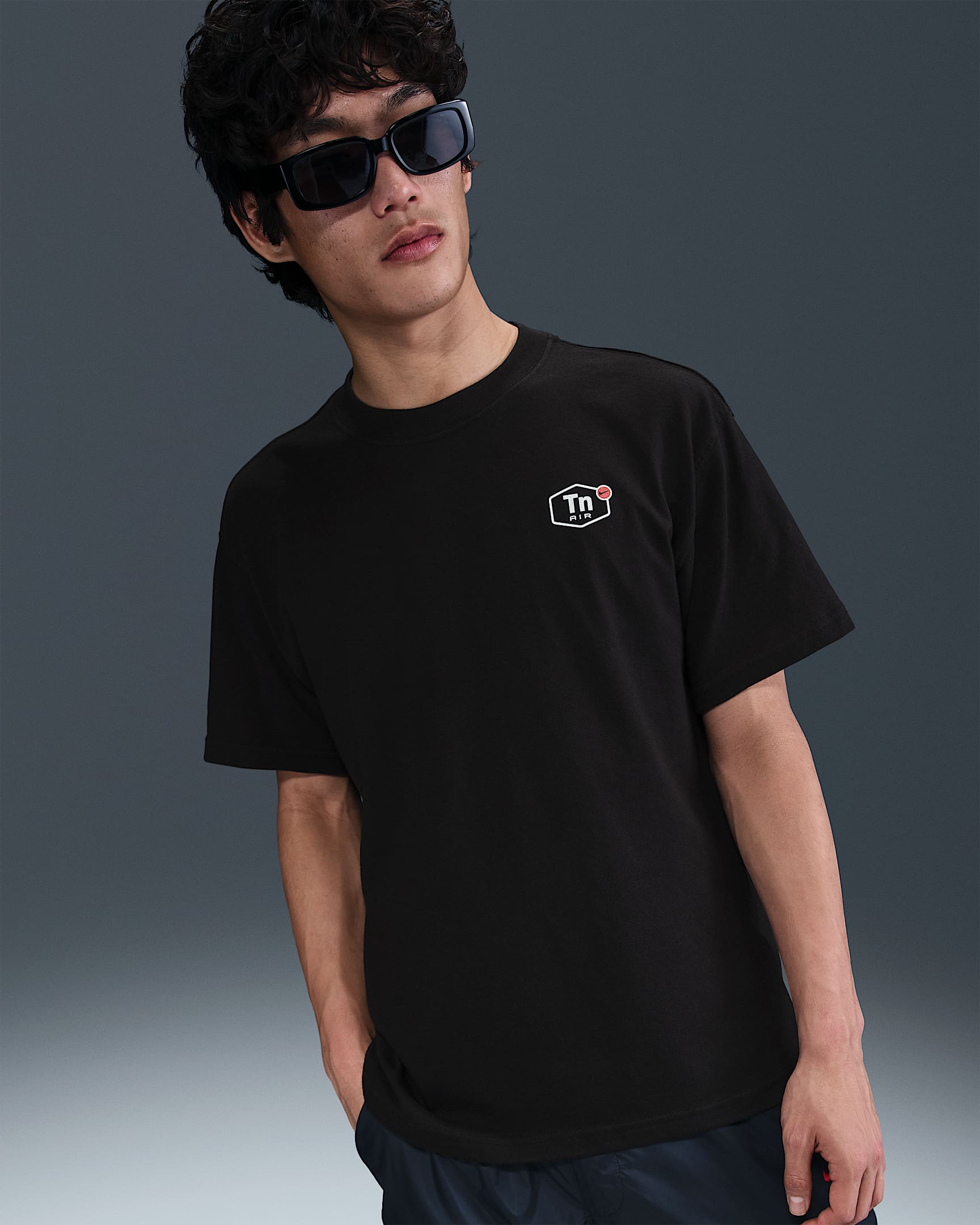 Nike Sportswear 男子T恤 - 黑