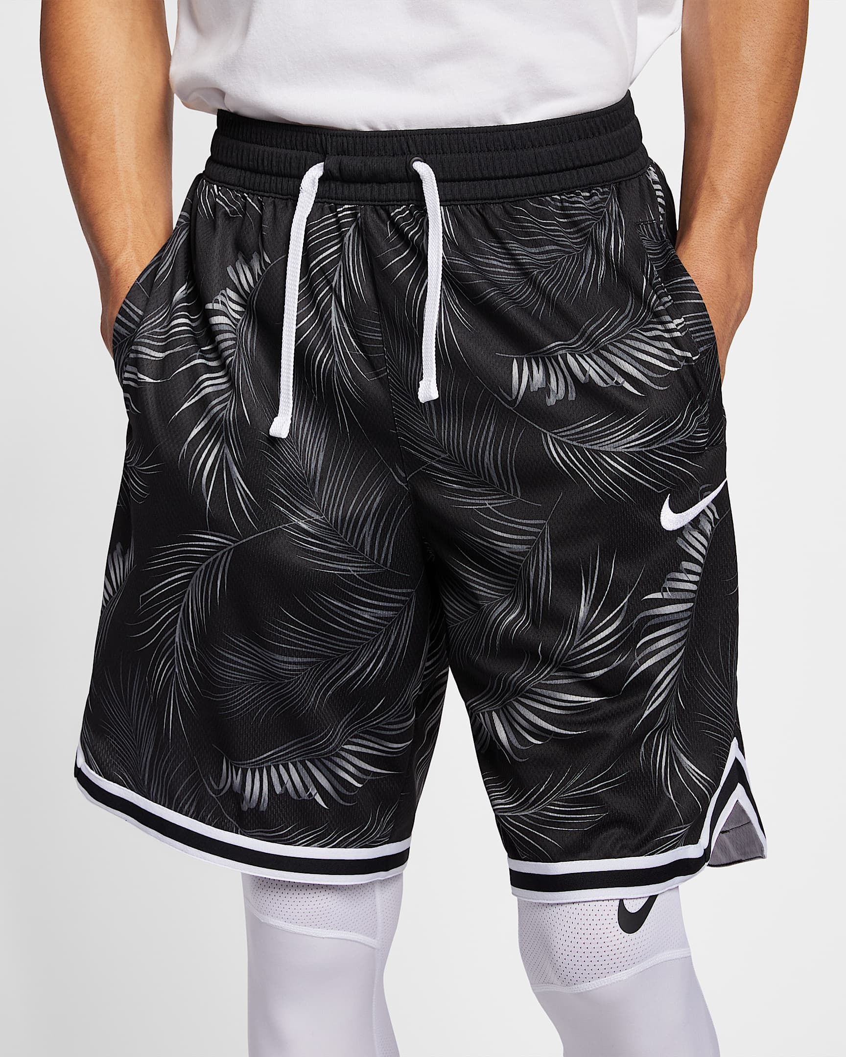 Nike Dri-FIT DNA 男子篮球短裤 - 黑/白色