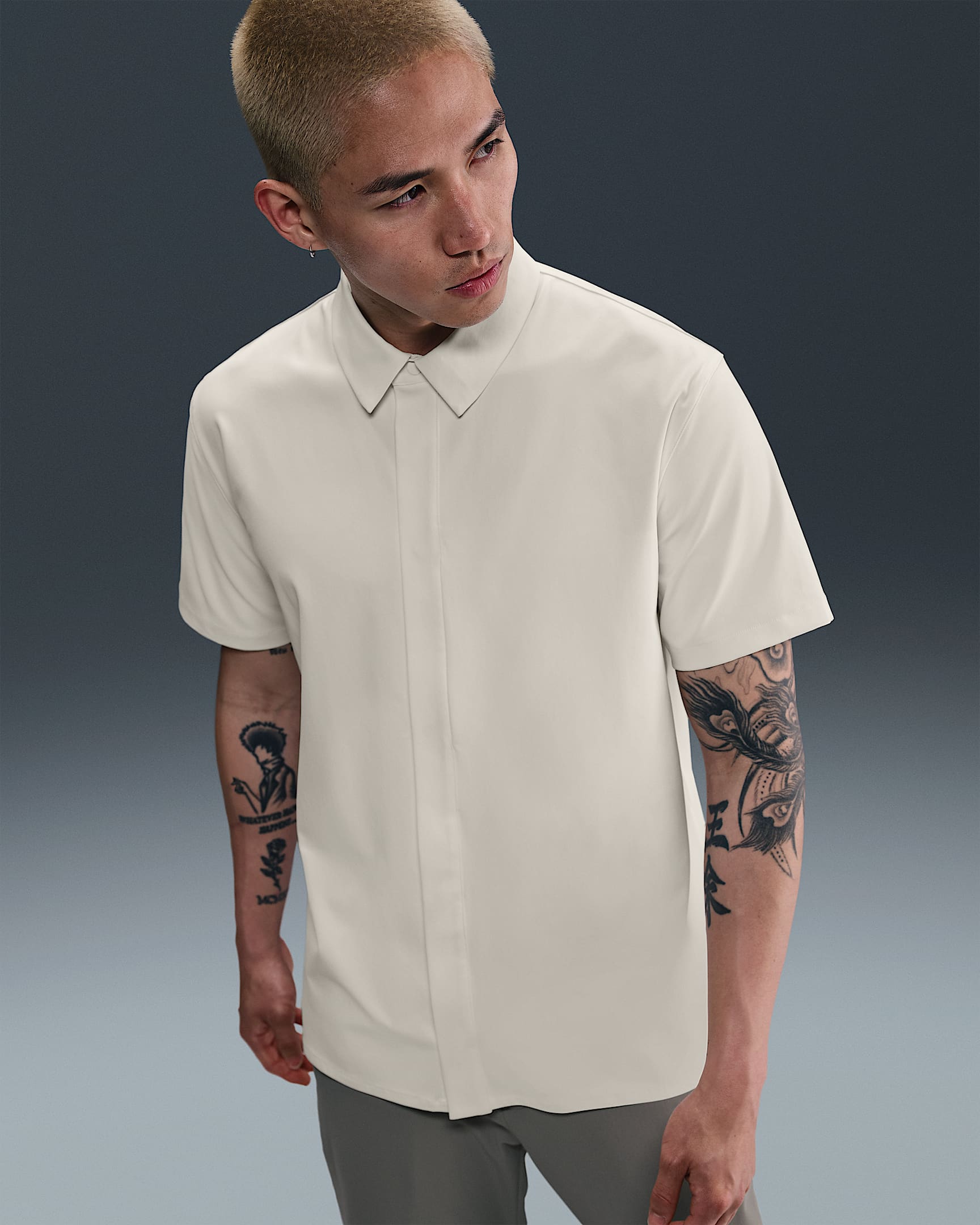 Nike 24.7 PerfectStretch Dri-FIT 男子防晒速干短袖按扣上衣 - 帆白/浅骨色