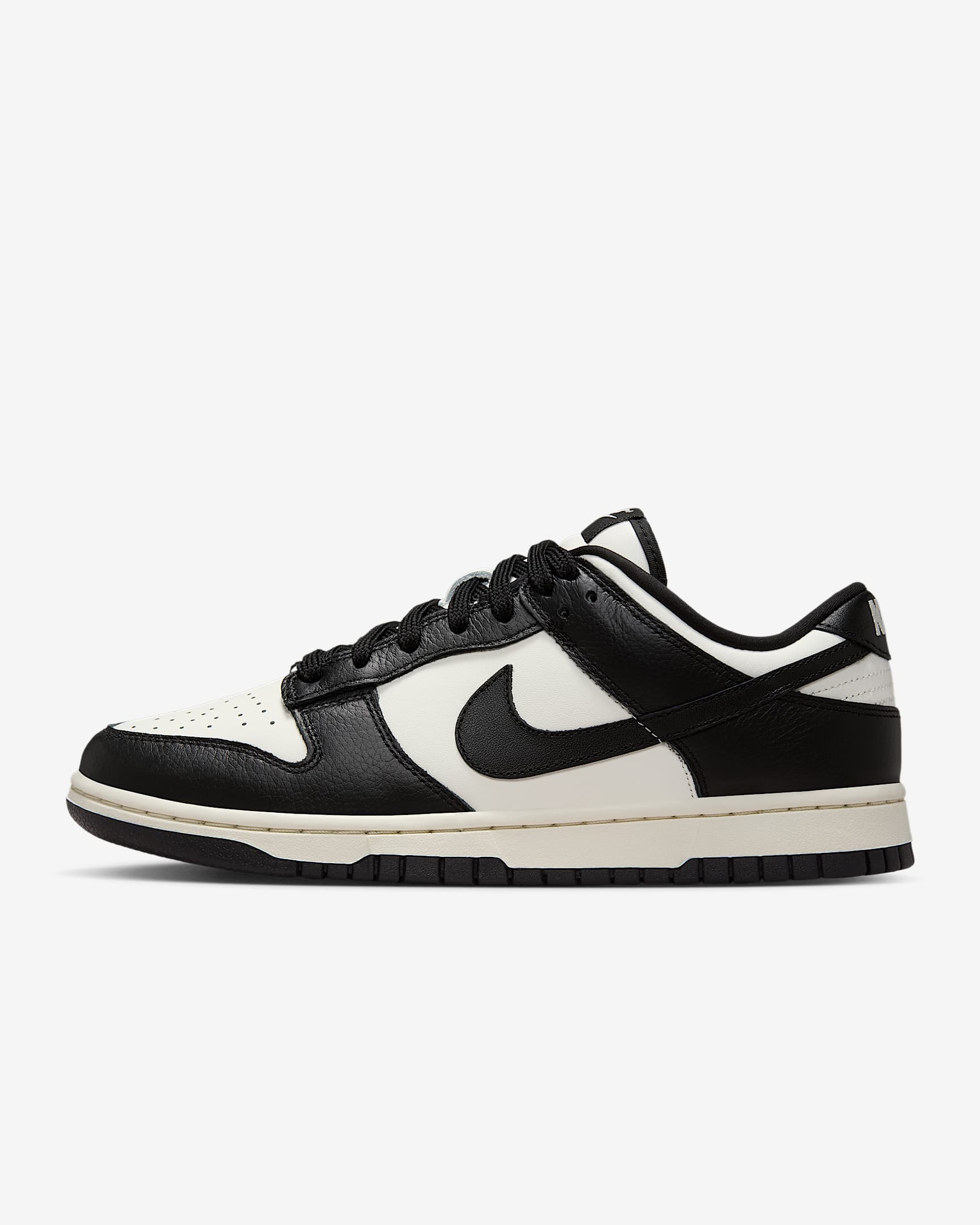 Nike Dunk Low SE 女子运动鞋 - 帆白/淡象牙白/金属色/黑