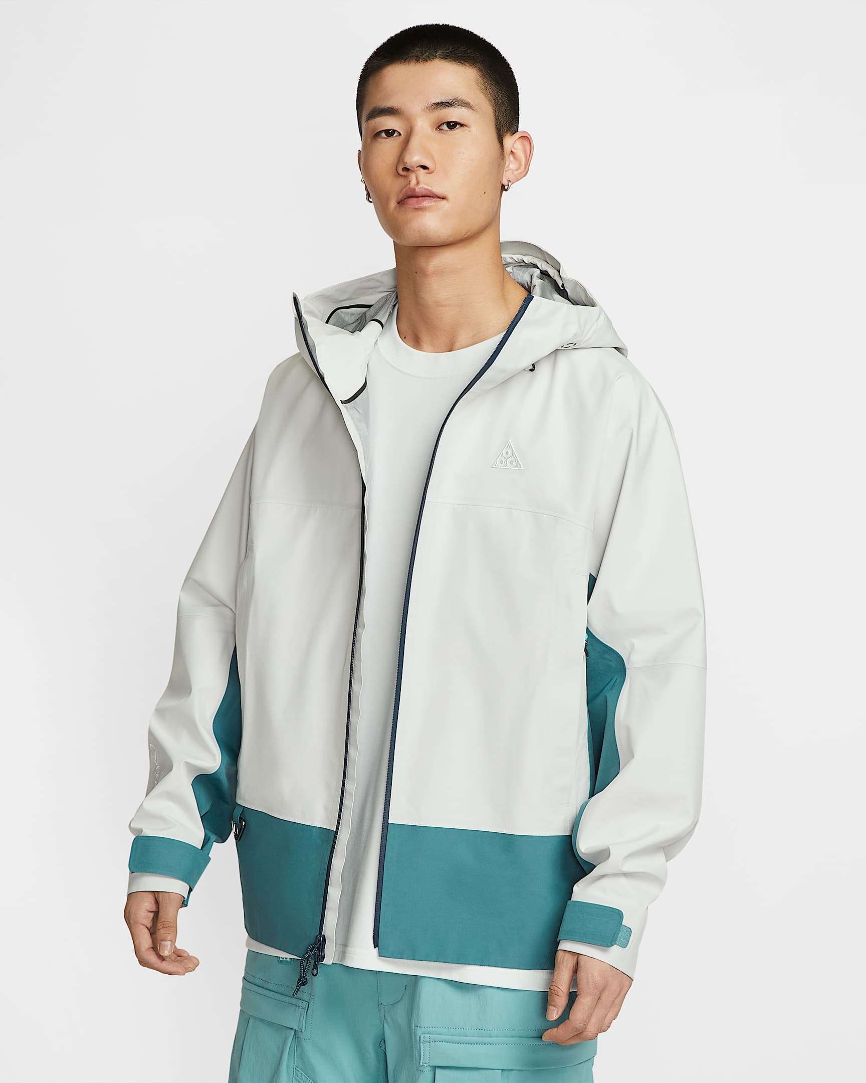 Nike ACG "Misery Ridge" Storm-FIT ADV GORE-TEX 3L 男/女防风防水户外夹克硬壳冲锋衣 - 幻影灰白/烟灰蓝/山峰白